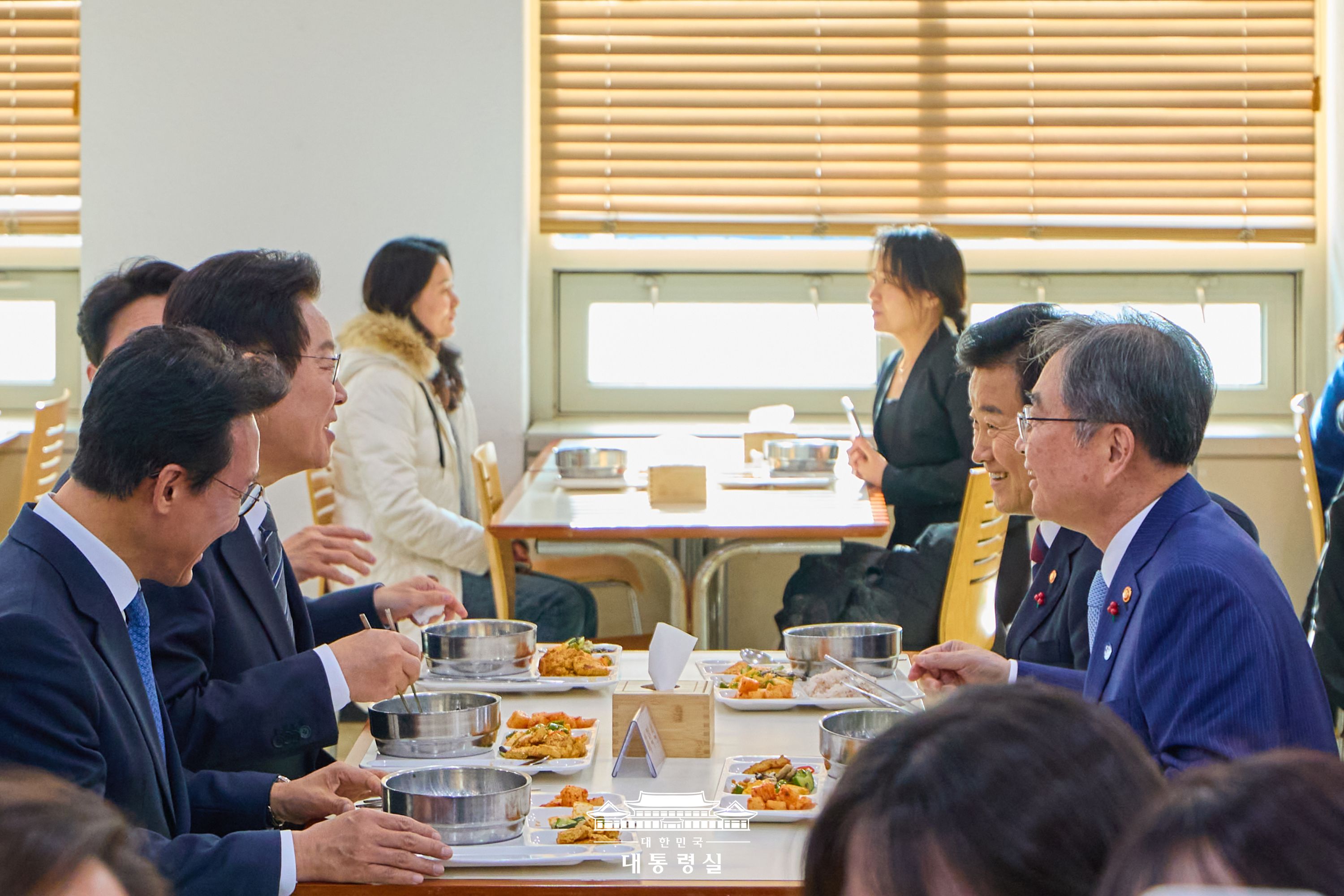 정부서울청사 구내식당 오찬 Slide2