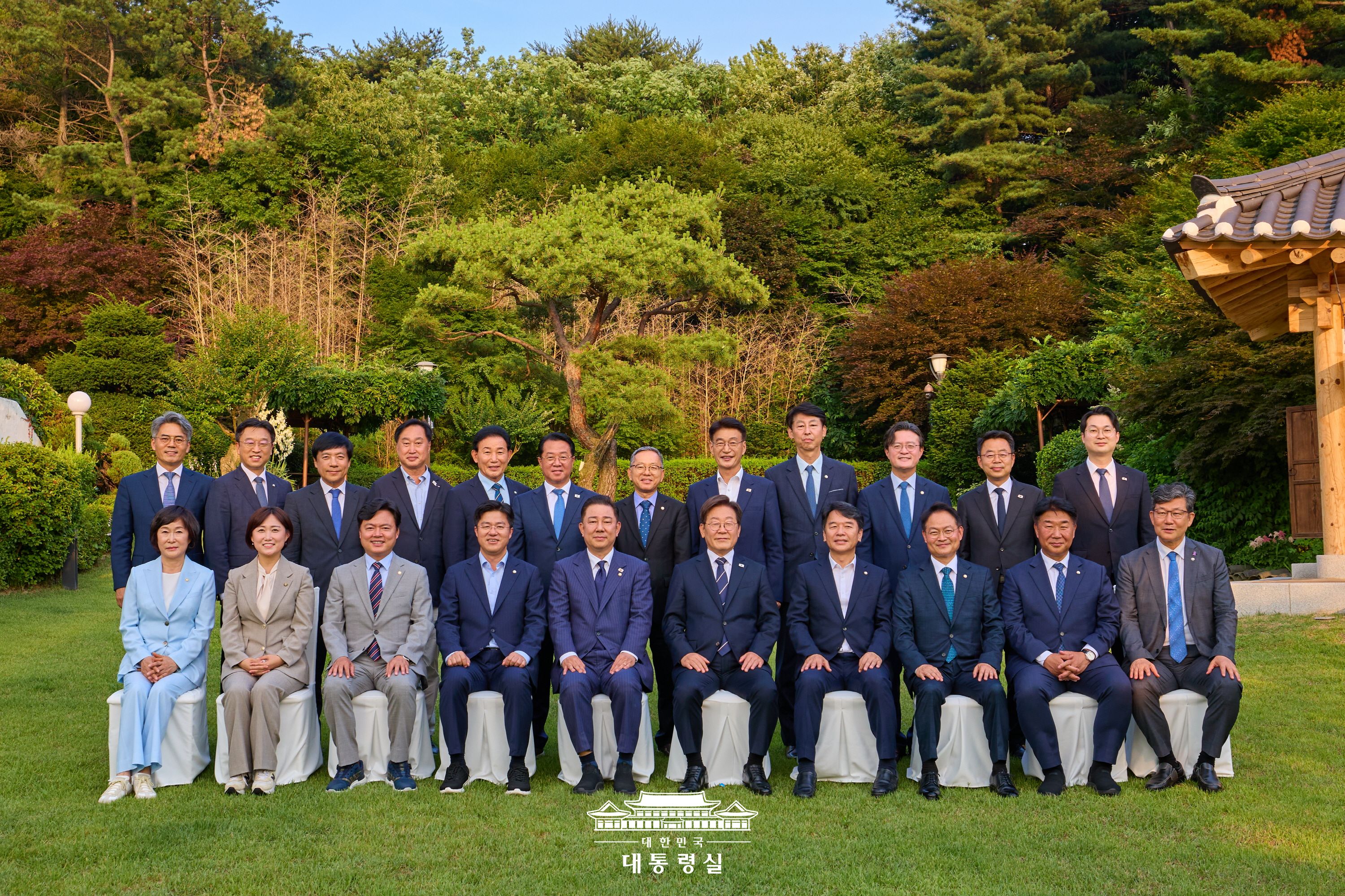 더불어민주당 원내지도부 관저 석찬 슬라이드2