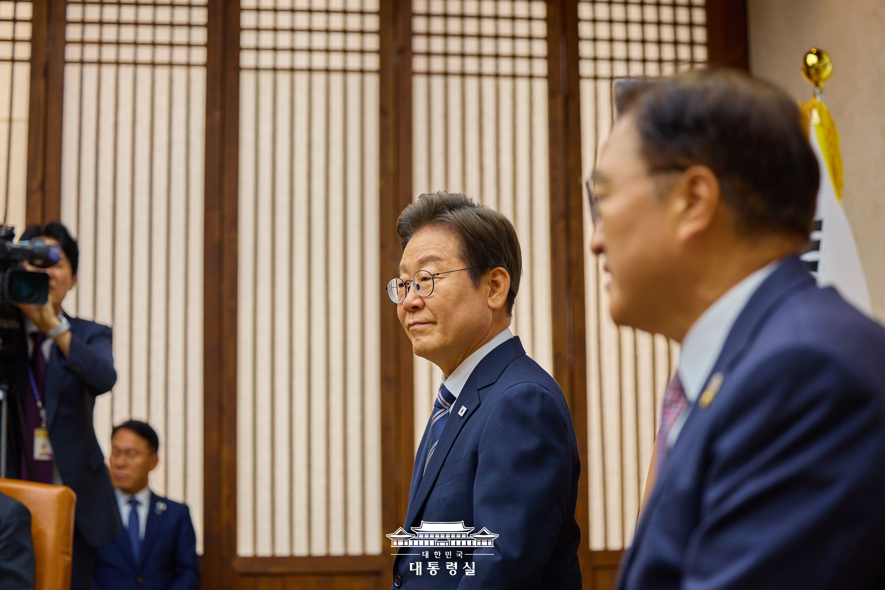 국회 사전 환담 슬라이드2