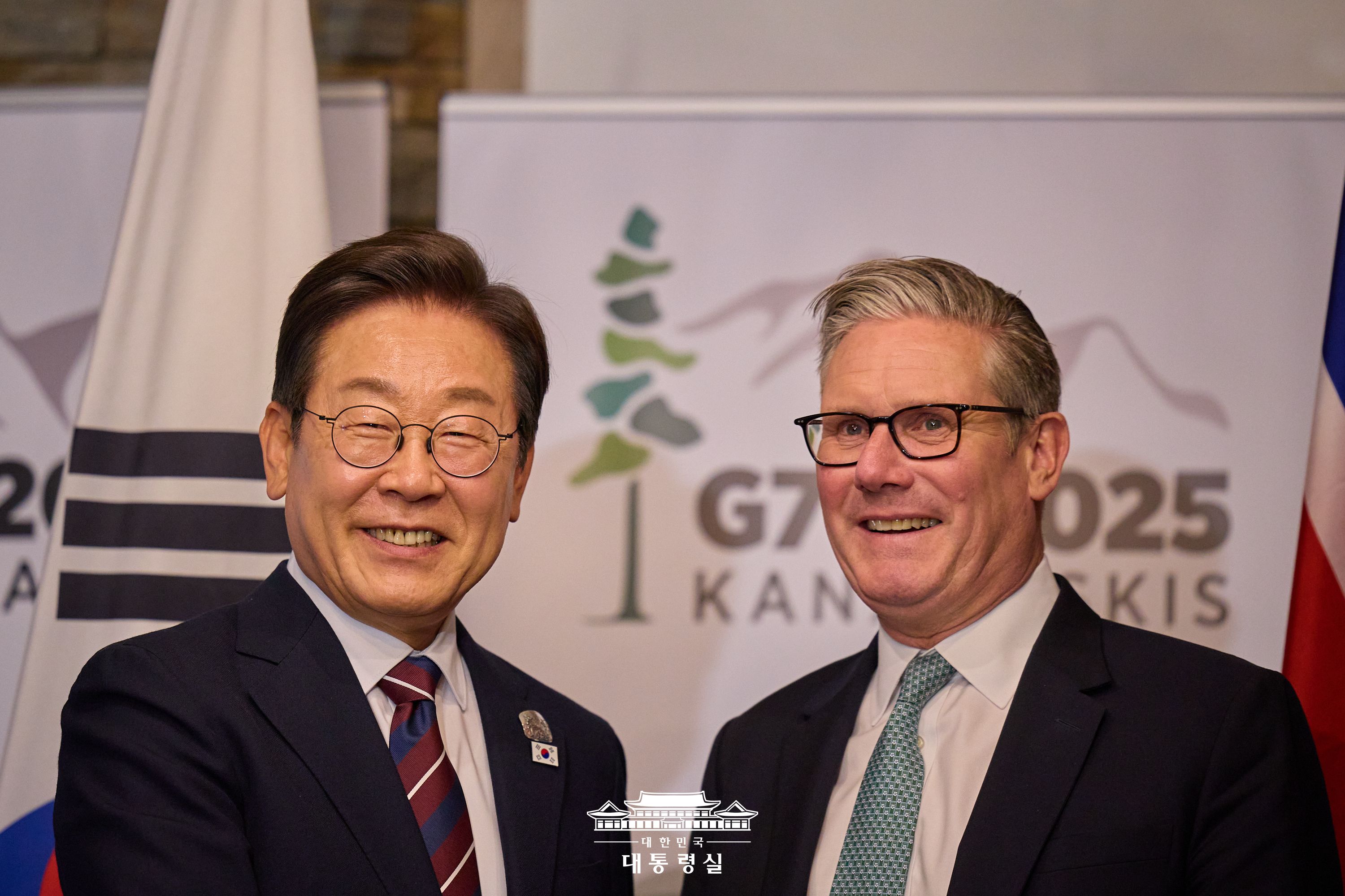 키어 스타머 영국 총리와 첫 양자회담2