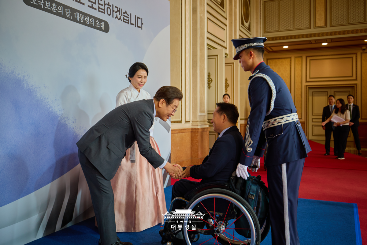 2025년 6월 28일 국민 여러분께 보고드립니다 사진
