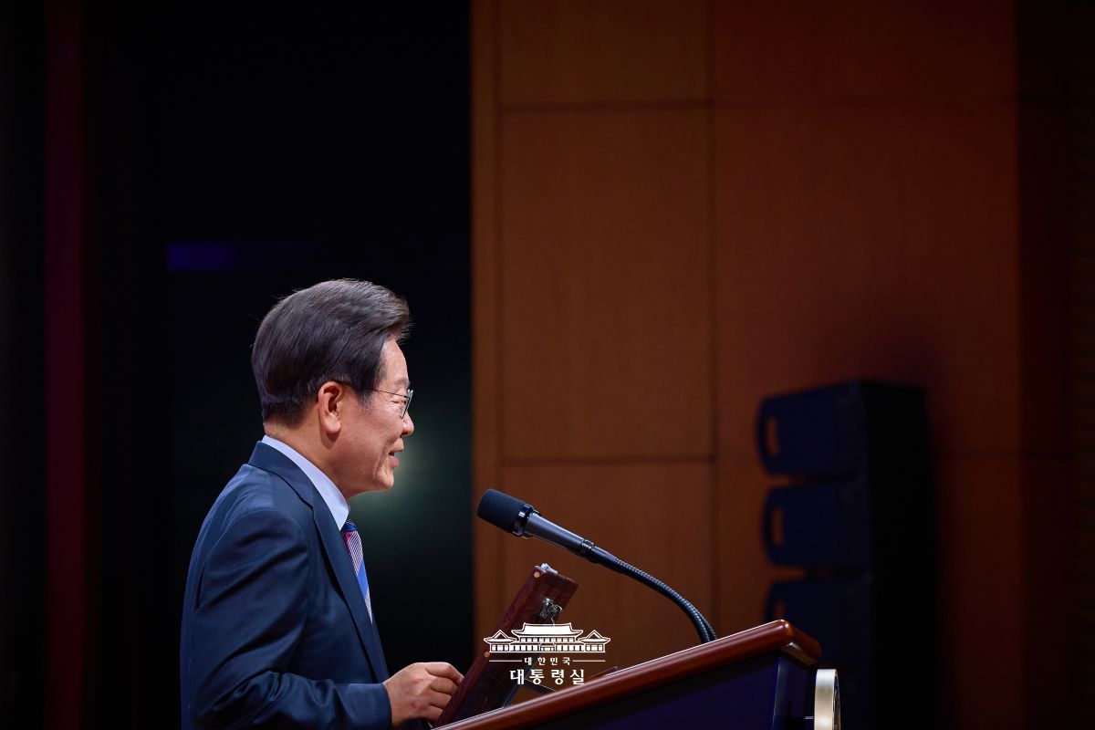 2025년 7월 14일 국민 여러분께 보고드립니다 사진