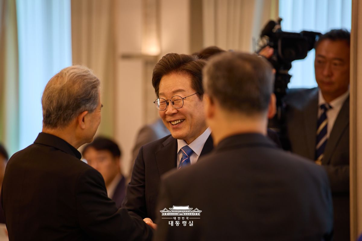 2025년 7월 10일 국민 여러분께 보고드립니다 사진