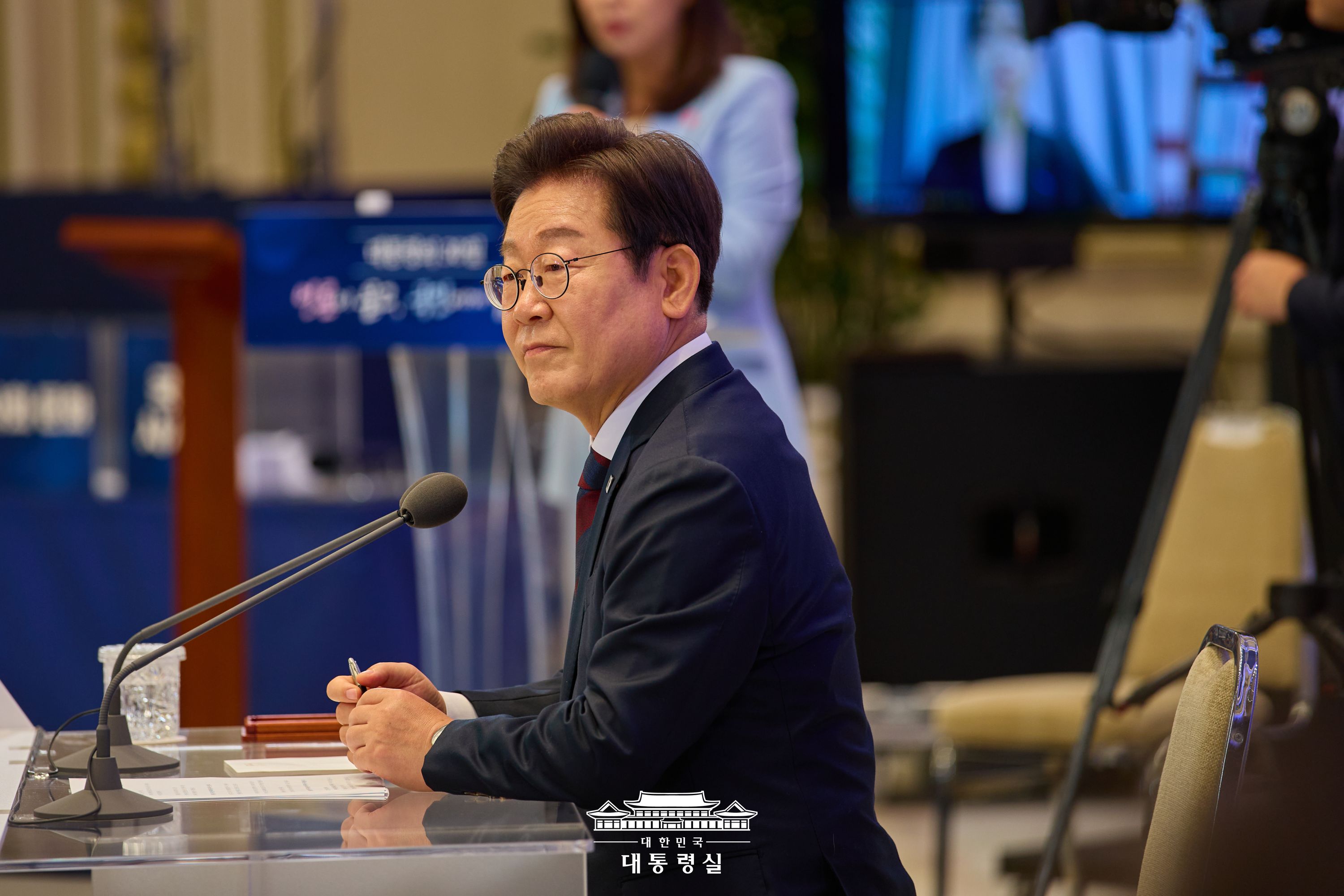 취임 30일 기자회견 슬라이드4
