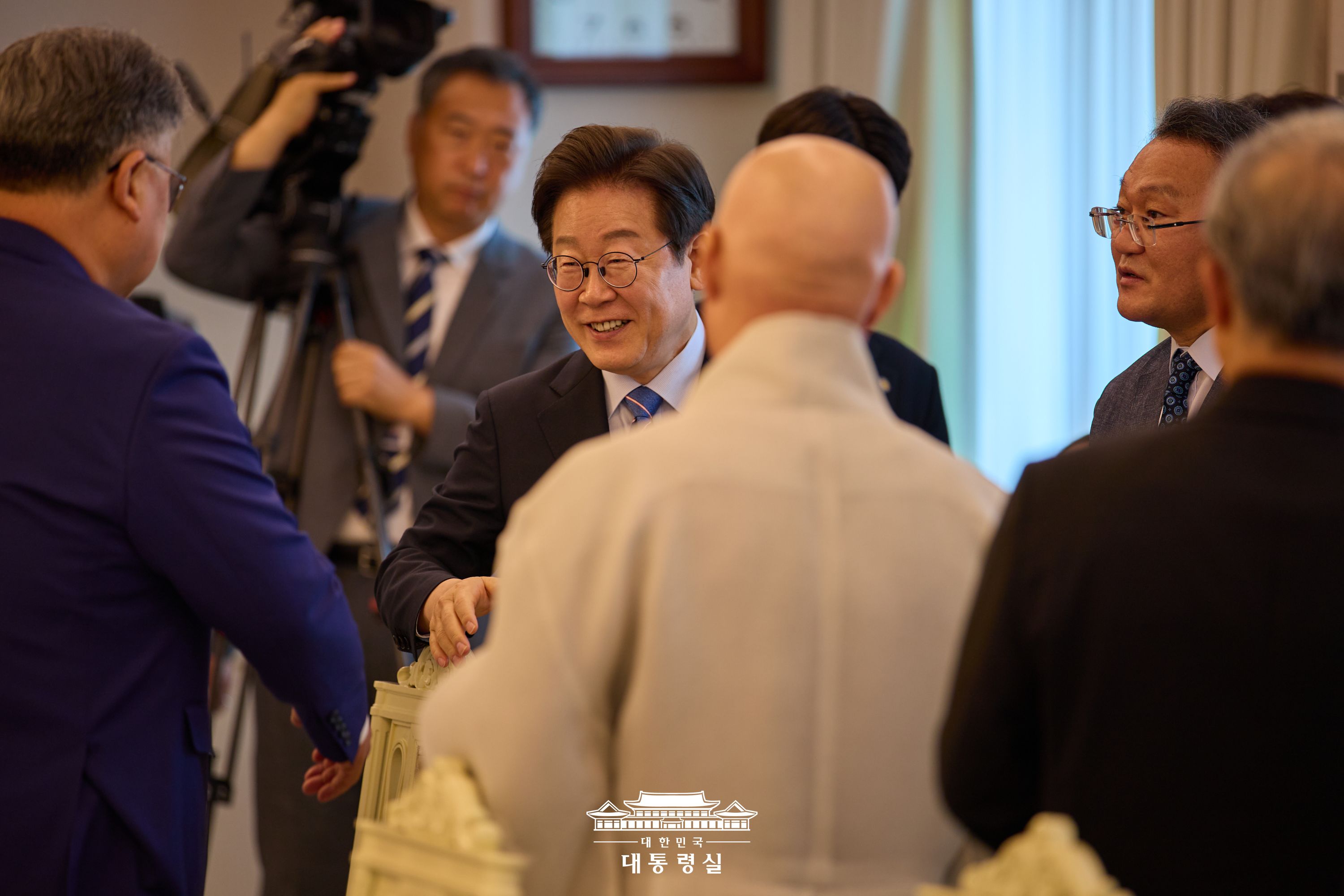오찬장 전경과 종교계 인사들 모습