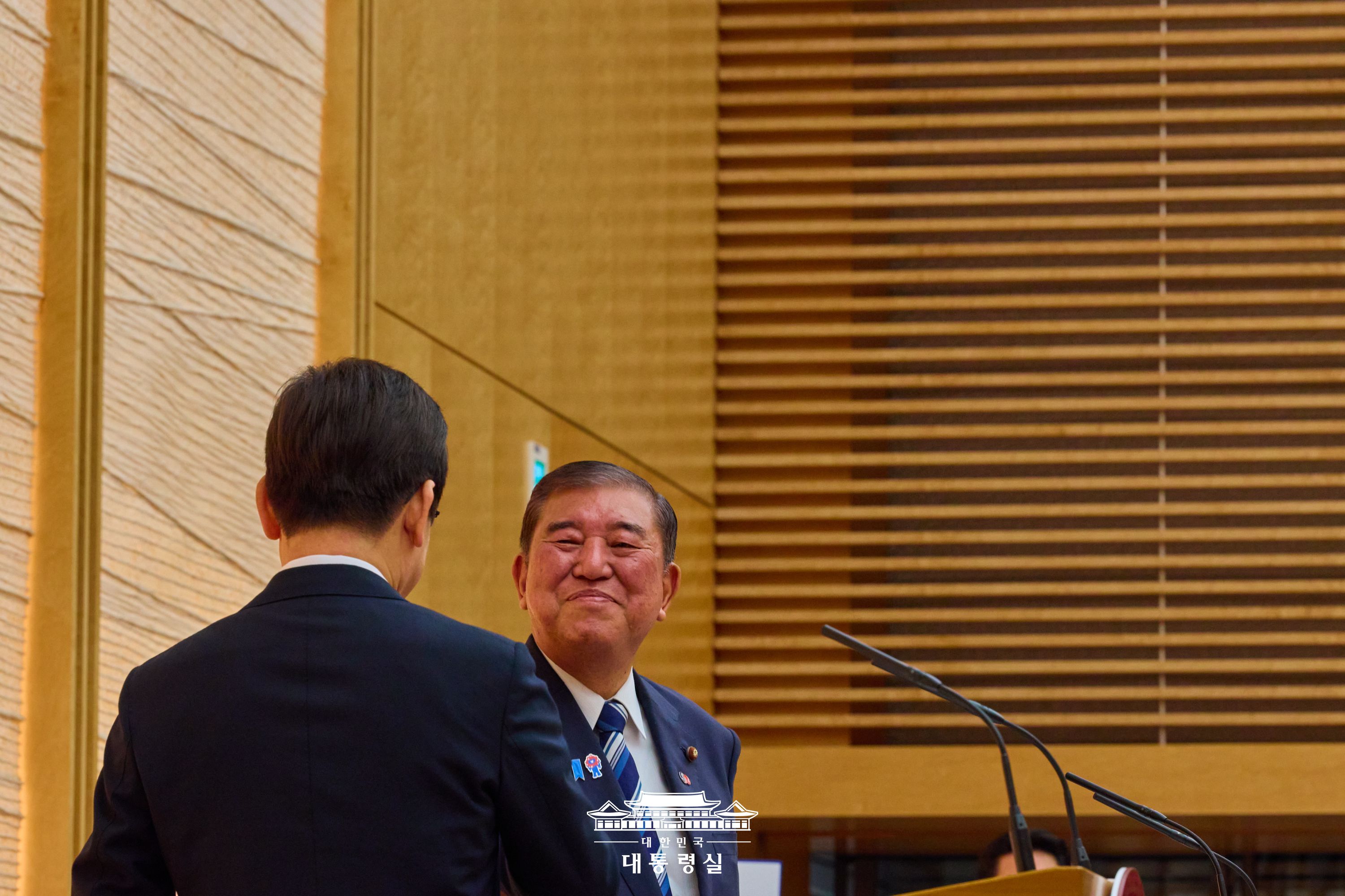 한·일 정상 공동언론발표 슬라이드1