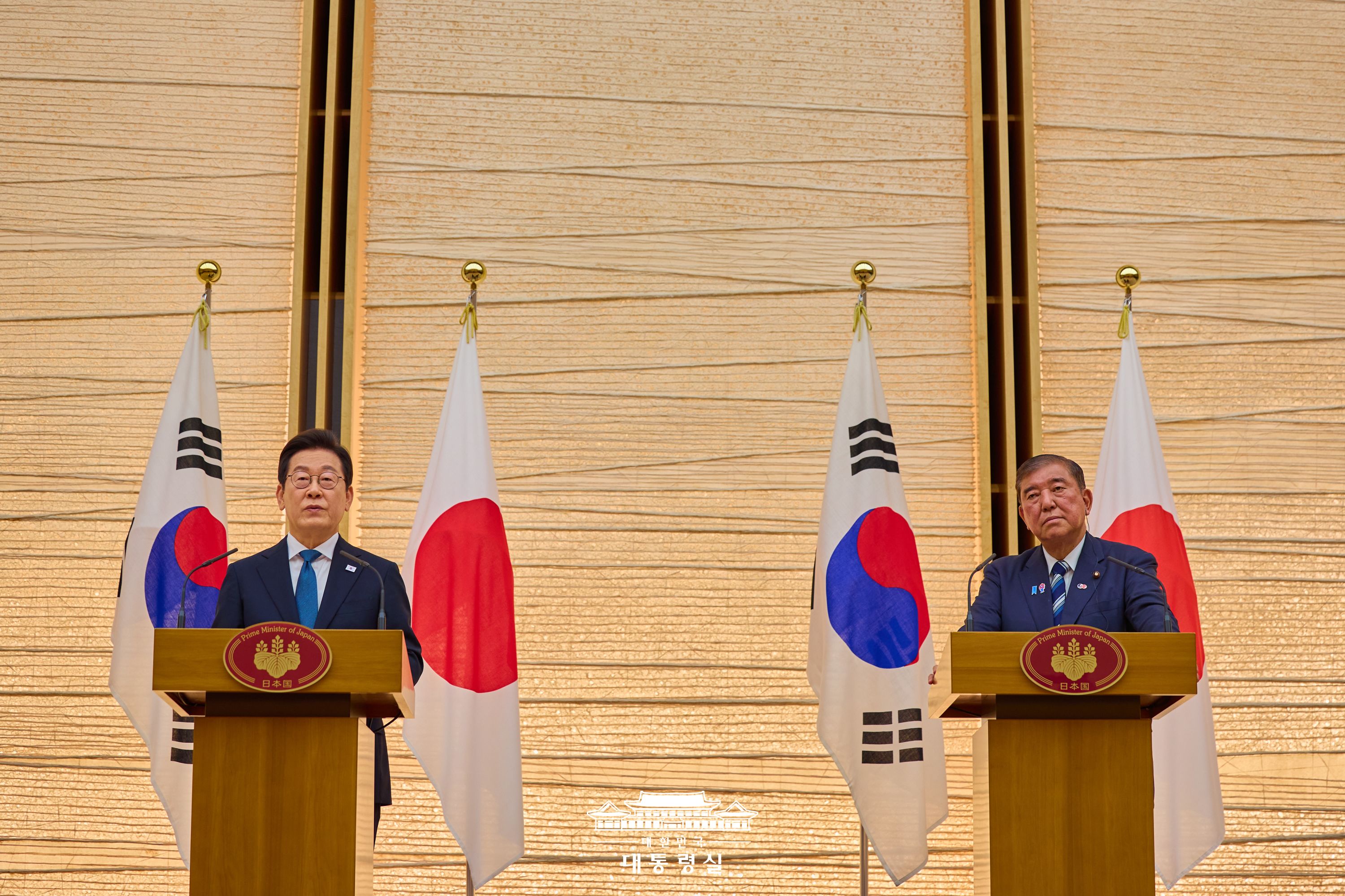 한·일 정상 공동언론발표 슬라이드2