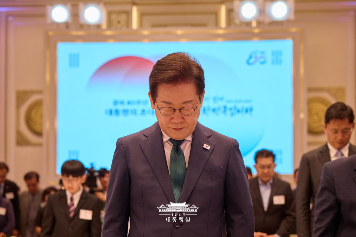 2025년 8월 15일 국민 여러분께 보고드립니다 사진