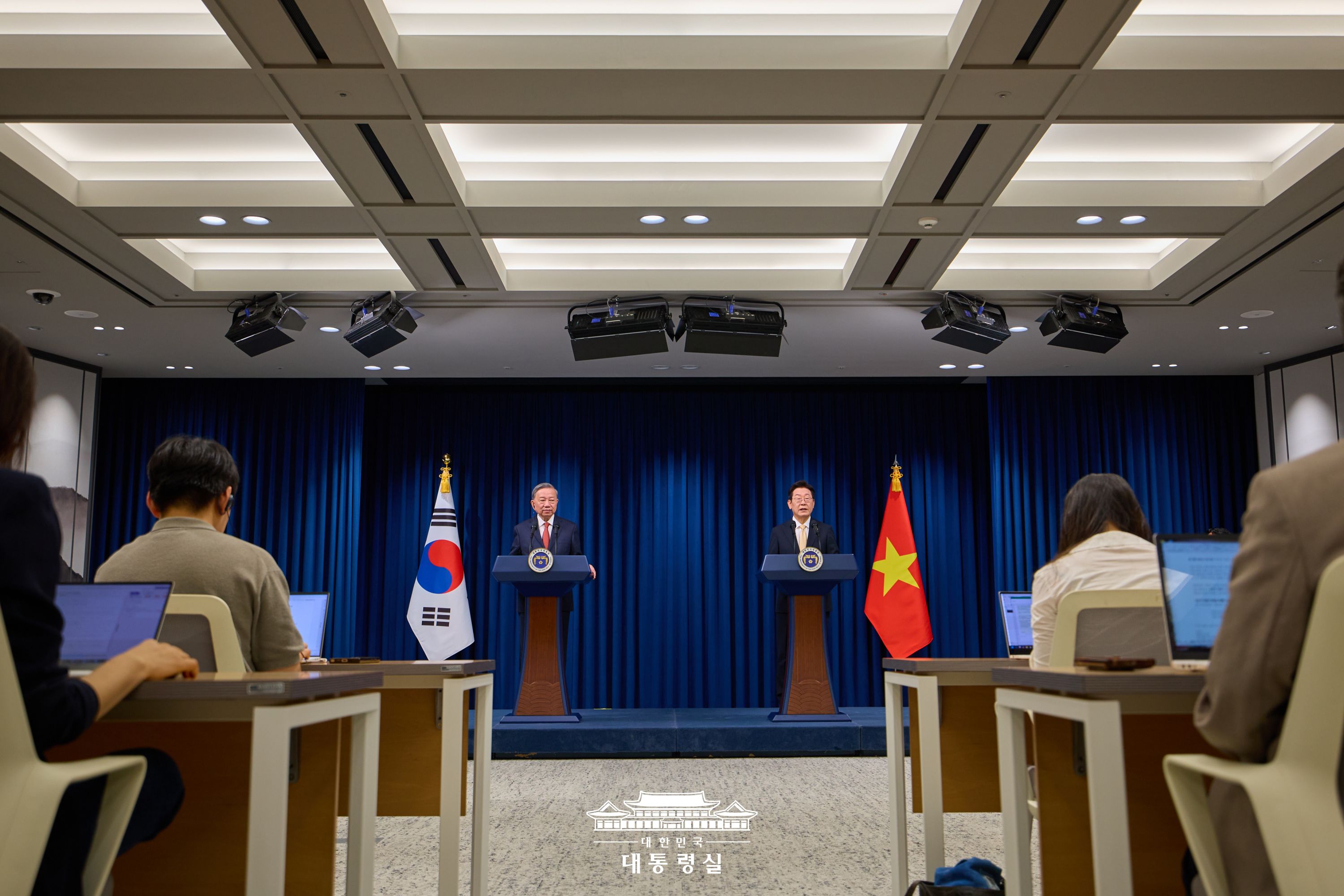2025년 8월 12일 국민 여러분께 보고드립니다 슬라이드8