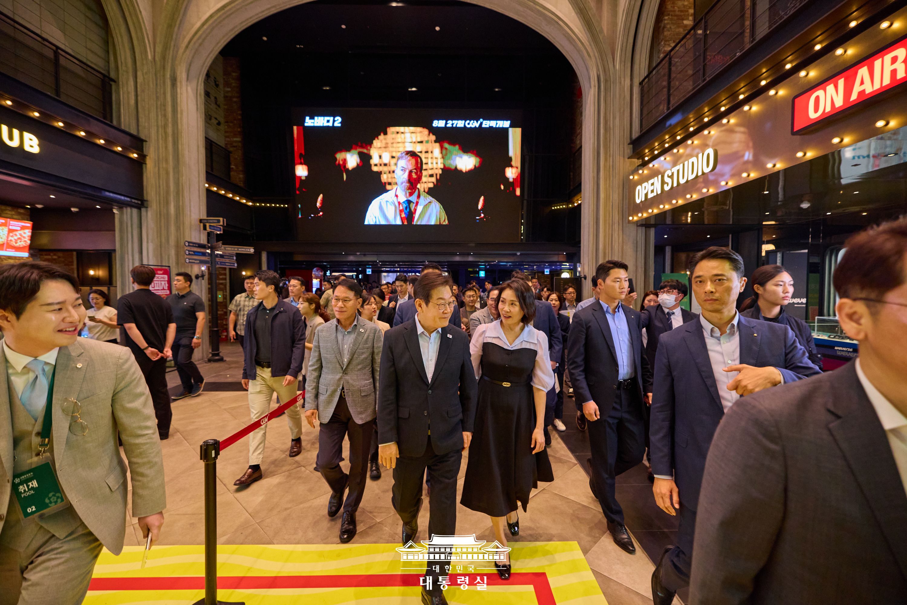 빛바랜 태극기에 담긴 독립의 선명한 의지 슬라이드2