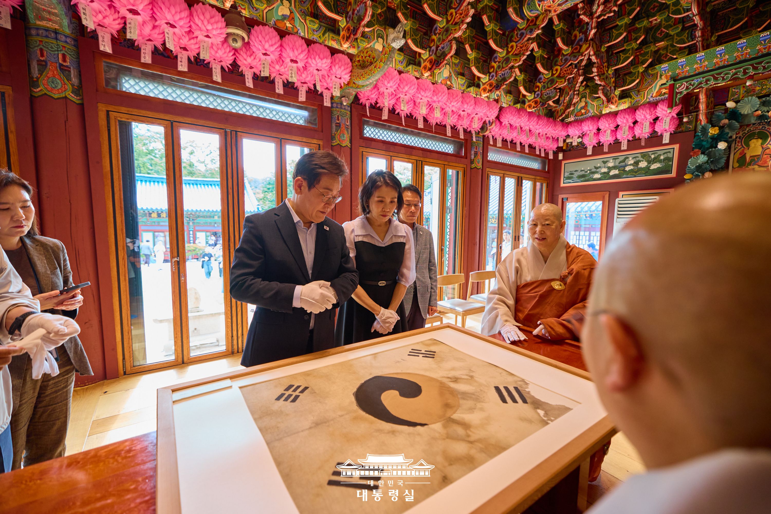 빛바랜 태극기에 담긴 독립의 선명한 의지 슬라이드4