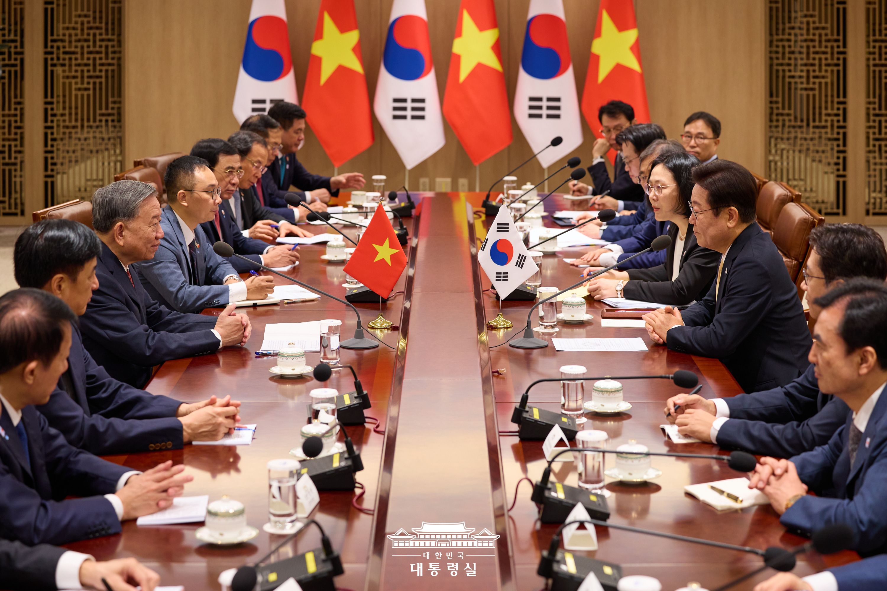 2025년 8월 12일 국민 여러분께 보고드립니다 슬라이드10