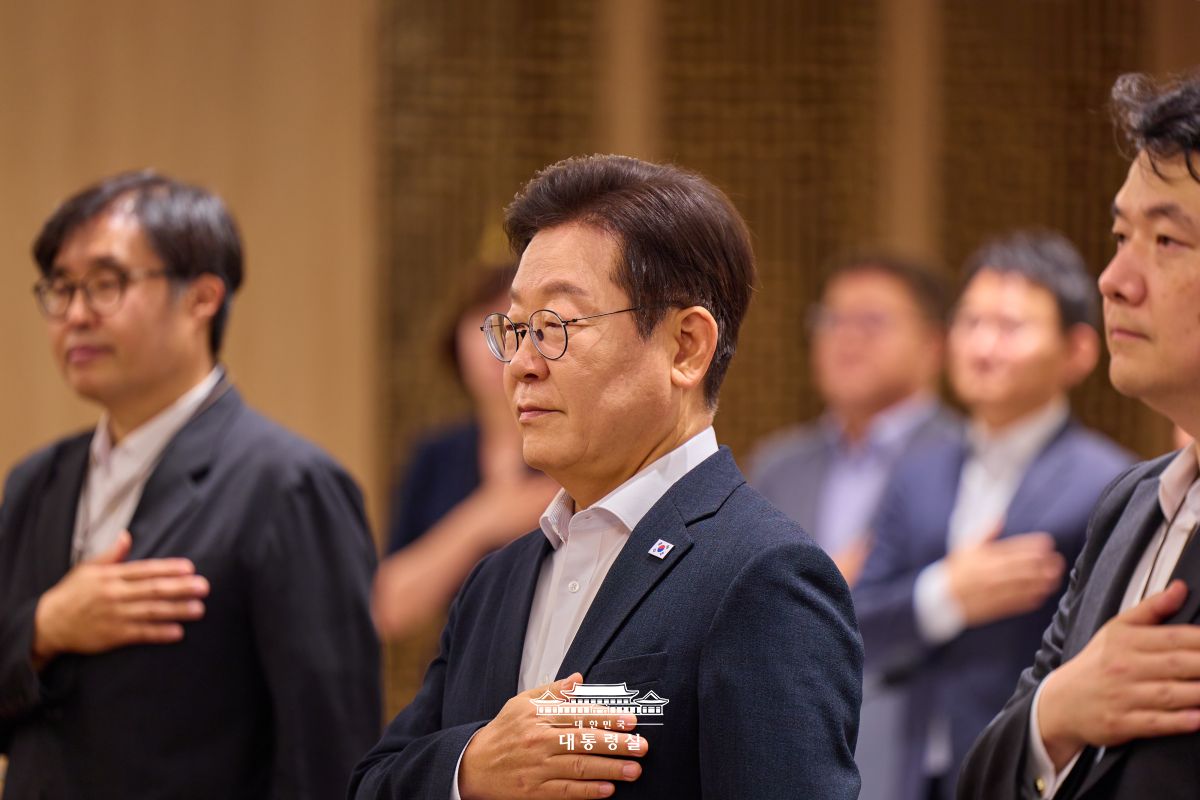 2025년 8월 14일 국민 여러분께 보고드립니다 사진