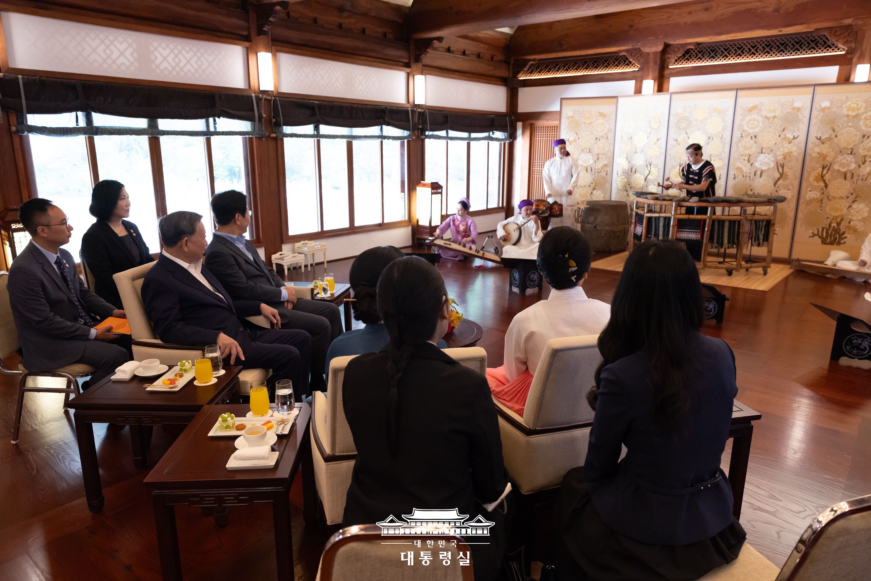 또 럼 베트남 당서기장 내외 상춘재 친교 일정 슬라이드7