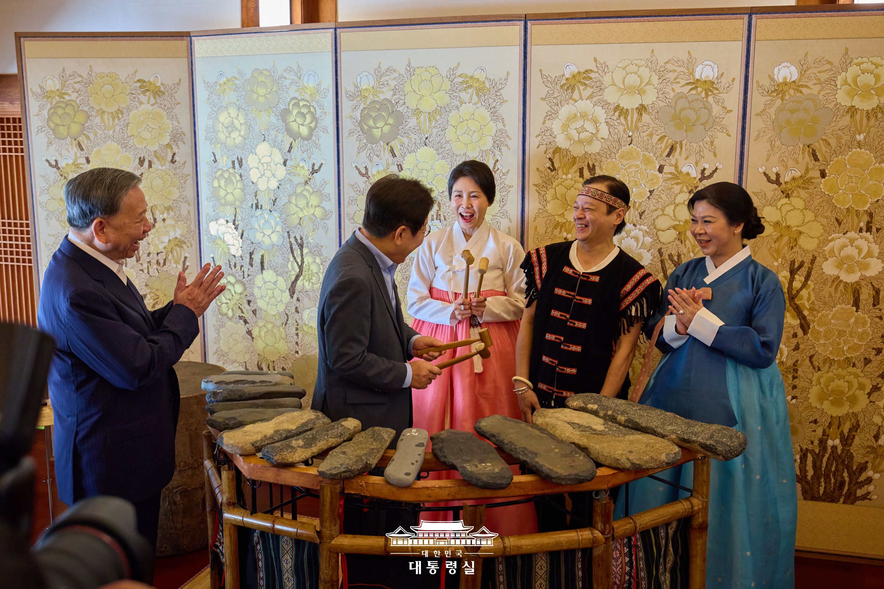 또 럼 베트남 당서기장 내외 상춘재 친교 일정 슬라이드4