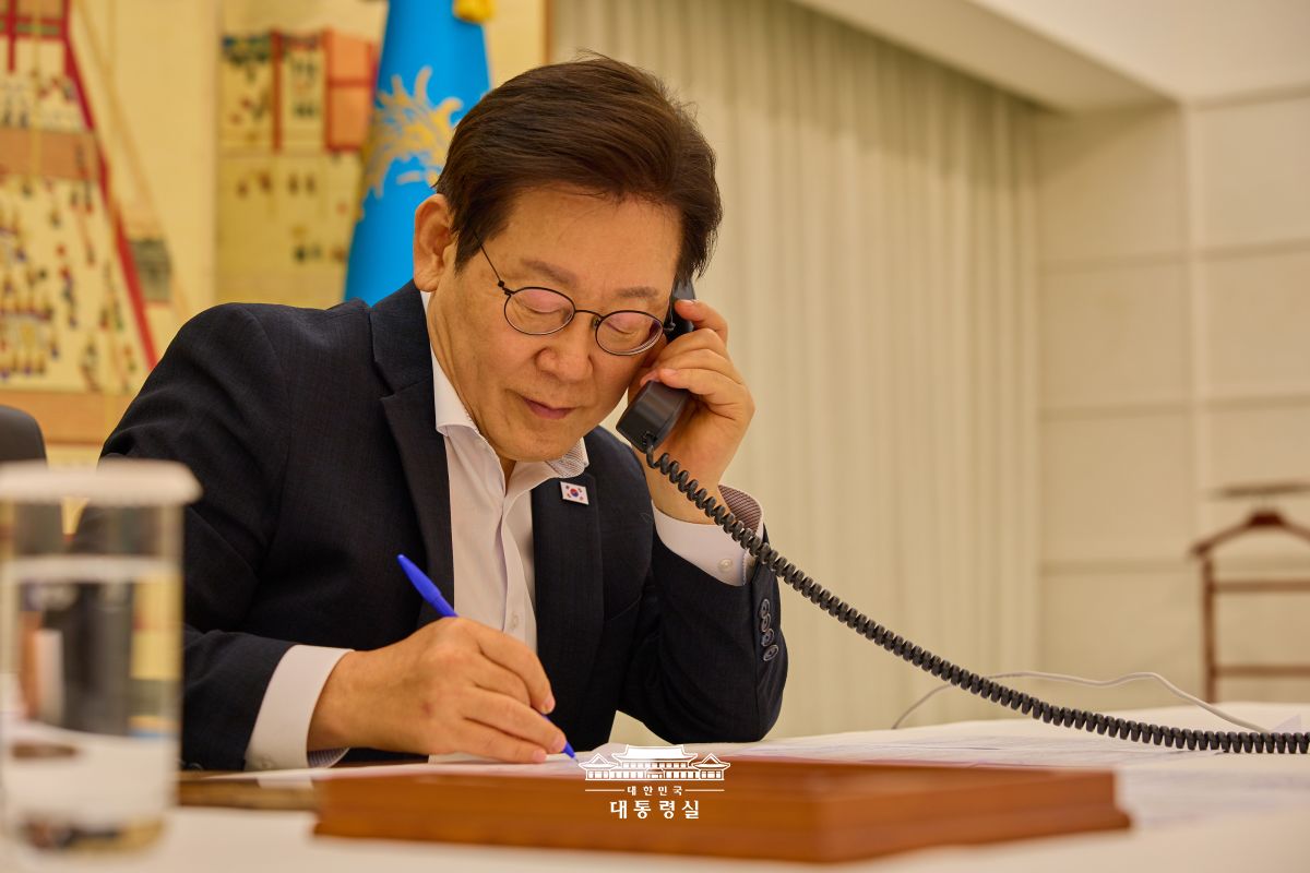 모하메드 빈 살만 사우디아라비아 왕세자 겸 총리와 취임 후 첫 통화를 나눴습니다 썸네일