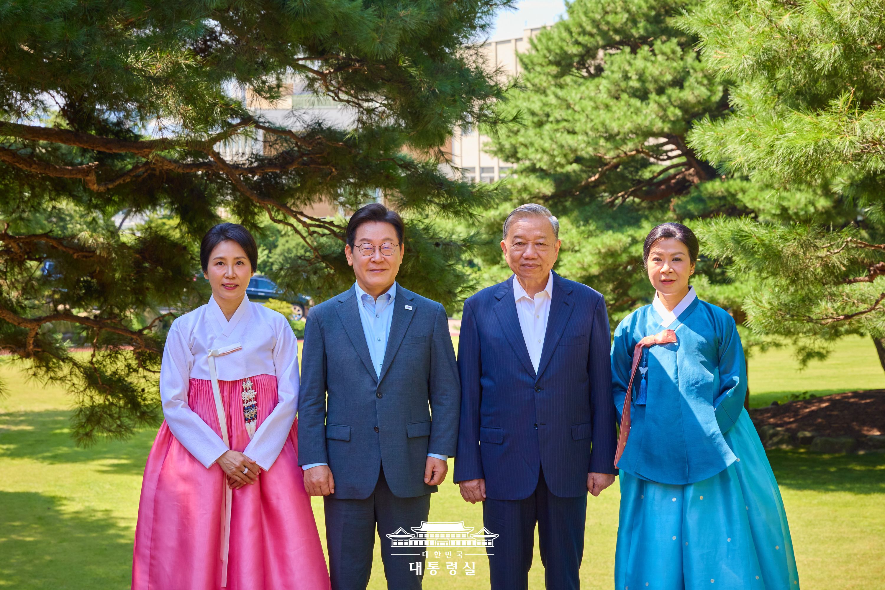 또 럼 베트남 당서기장 내외 상춘재 친교 일정 슬라이드2