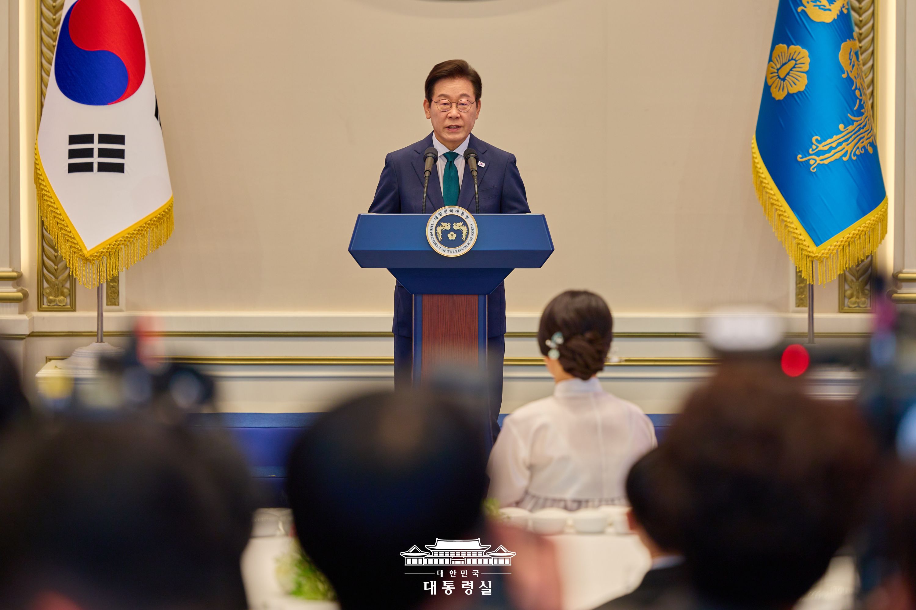 2025년 8월 15일 국민 여러분께 보고드립니다 슬라이드2