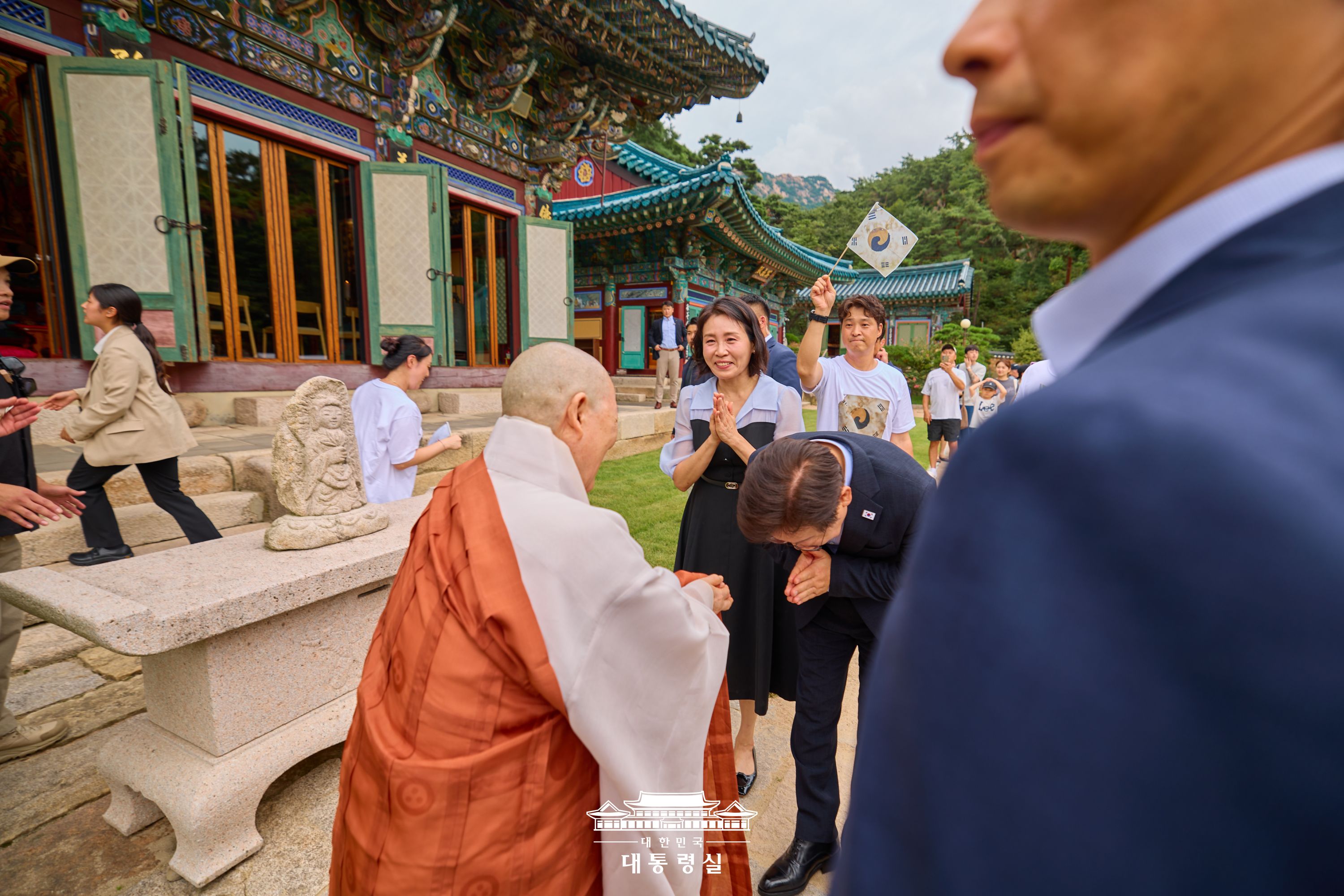 빛바랜 태극기에 담긴 독립의 선명한 의지 슬라이드3