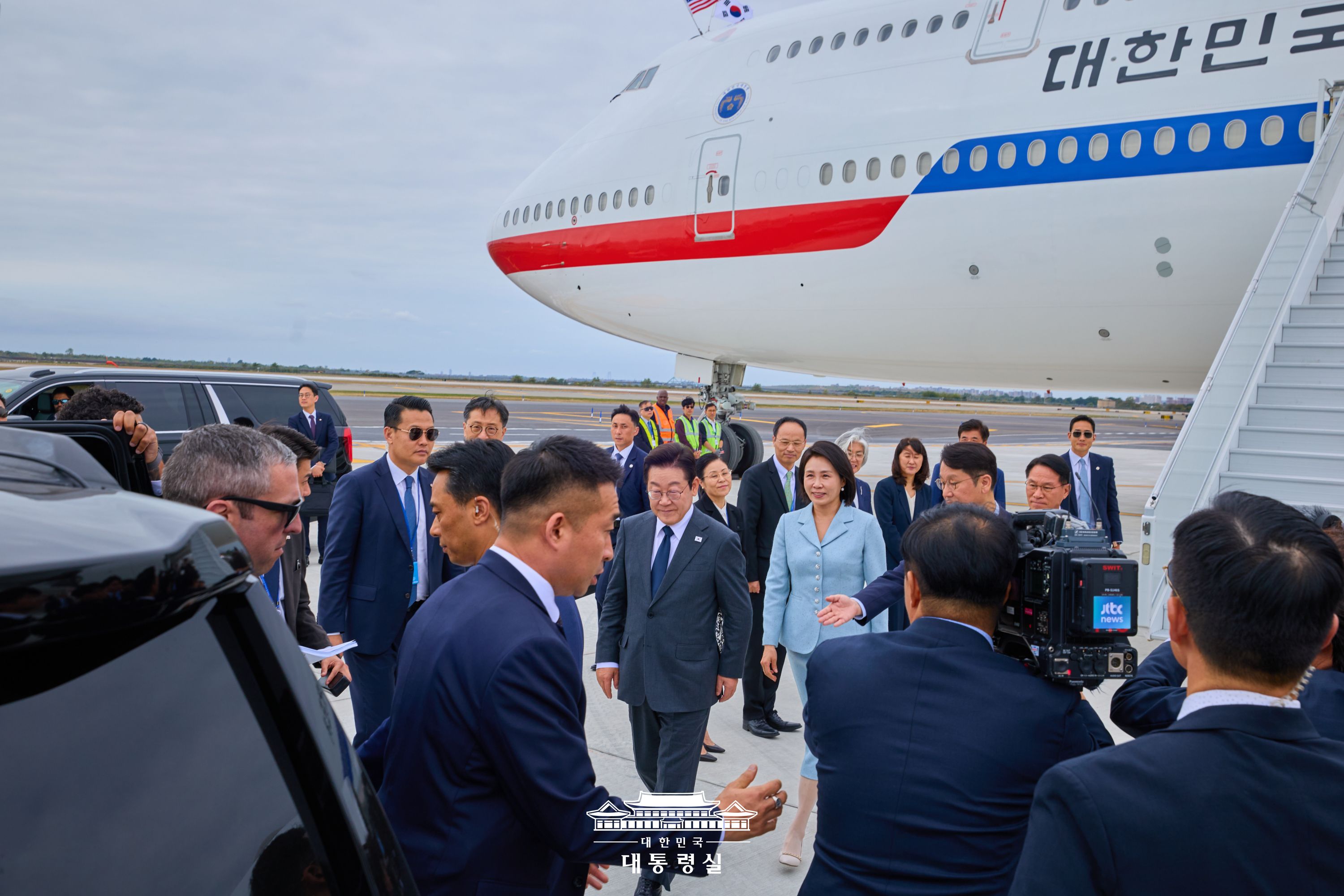 뉴욕 JFK 공항 도착 행사 슬라이드3