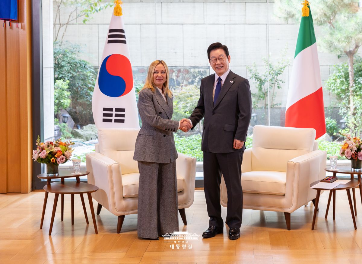 멜로니 이탈리아 총리와 뉴욕에서 취임 후 처음으로 정상회담을 진행했습니다 썸네일