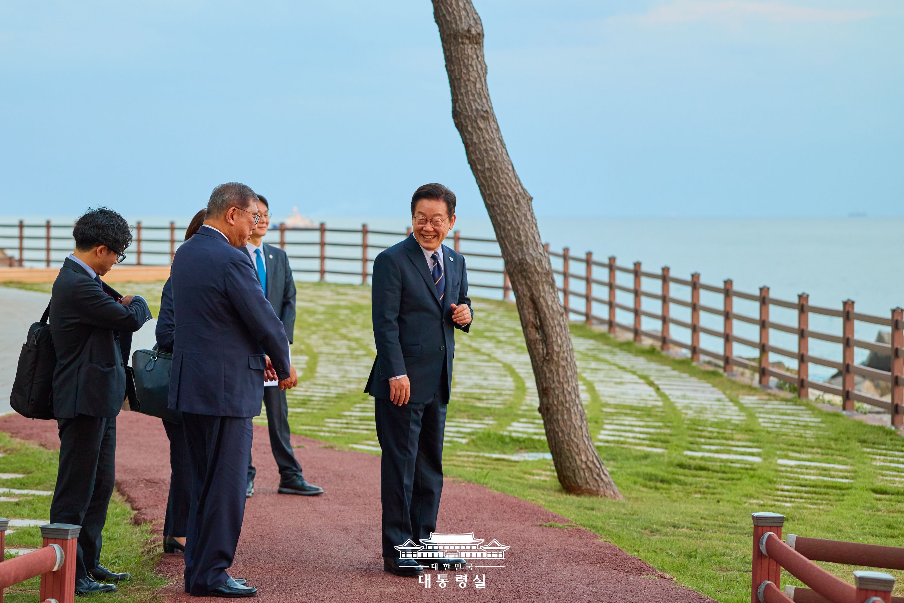 한·일 정상 산책 슬라이드3