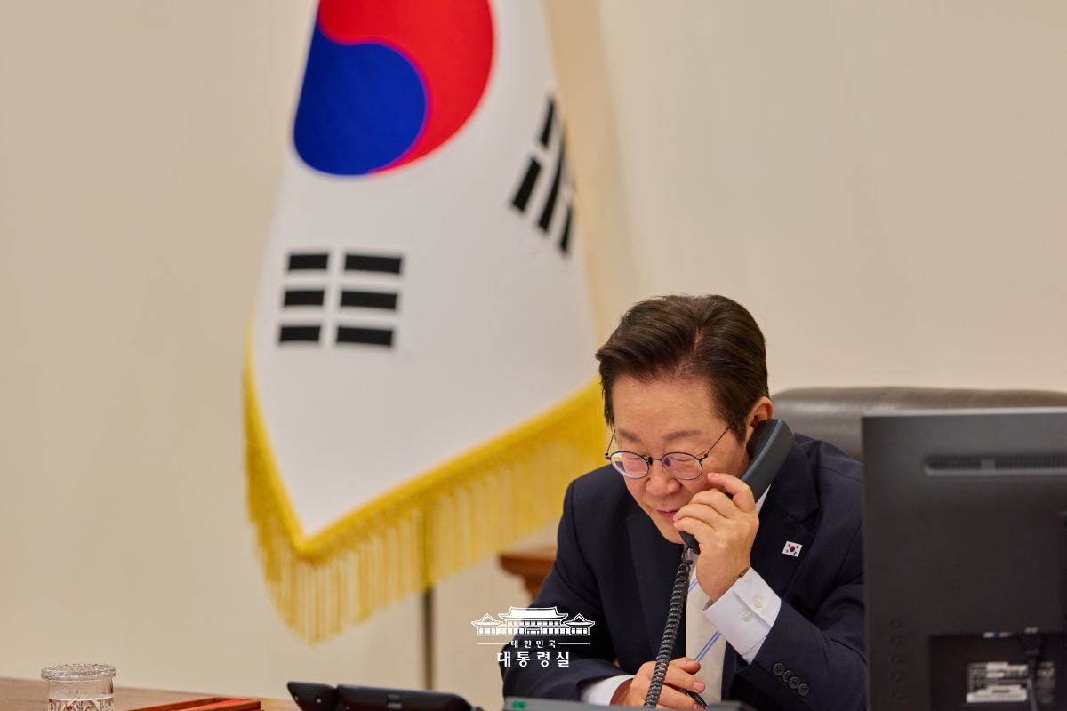 도날드 투스크 폴란드 총리와 취임 후 첫 통화를 가지게 되어 매우 뜻깊게 생각합니다 썸네일