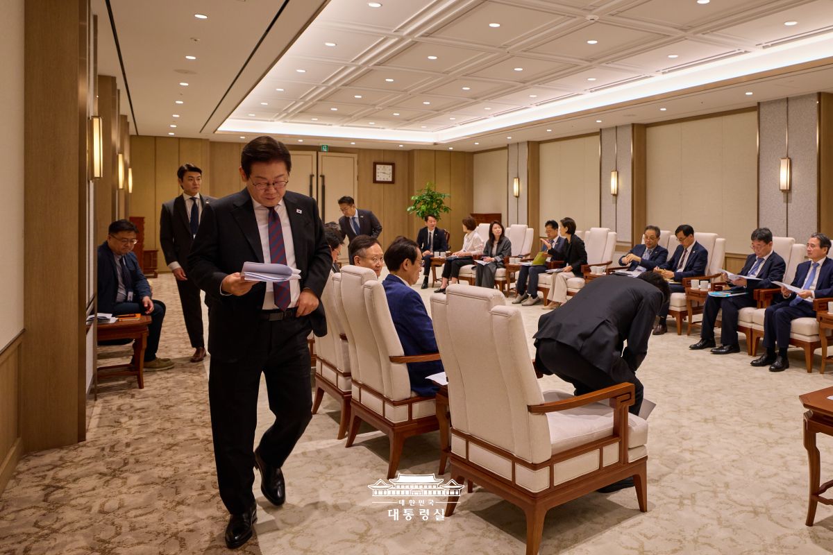 2025년 9월 11일 국민 여러분께 보고드립니다 사진