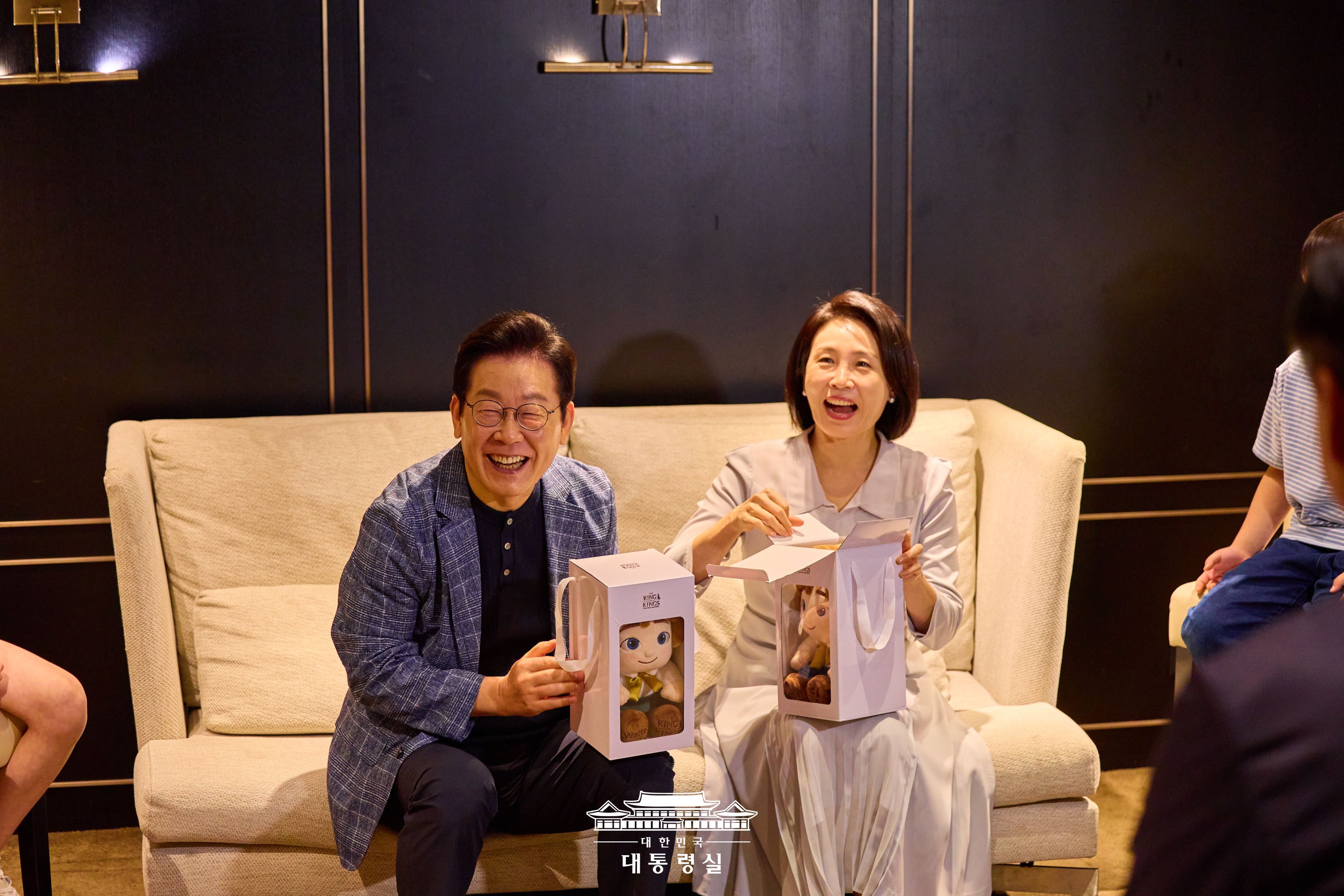 영락보린원 원생들과 함께 영화를 관람했습니다 슬라이드2