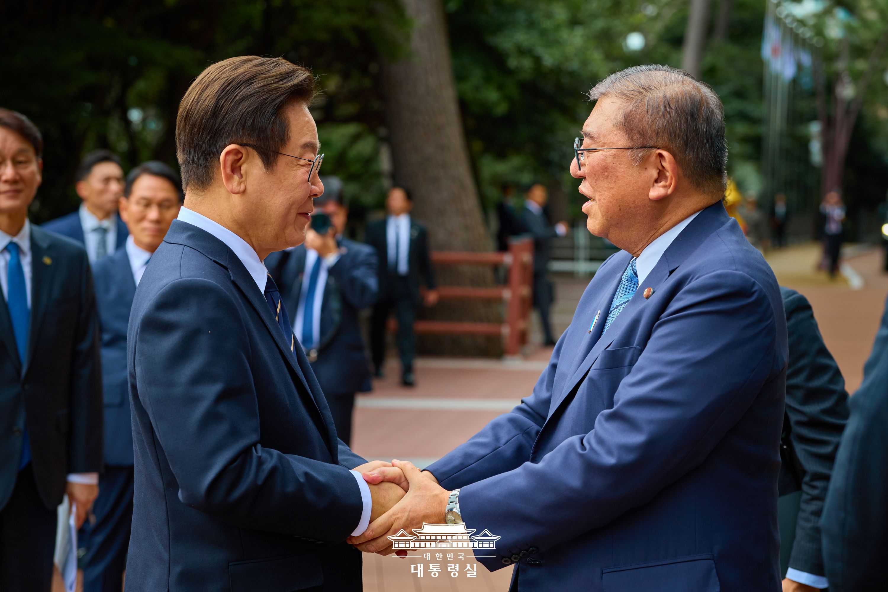 한·일 정상 산책 슬라이드4