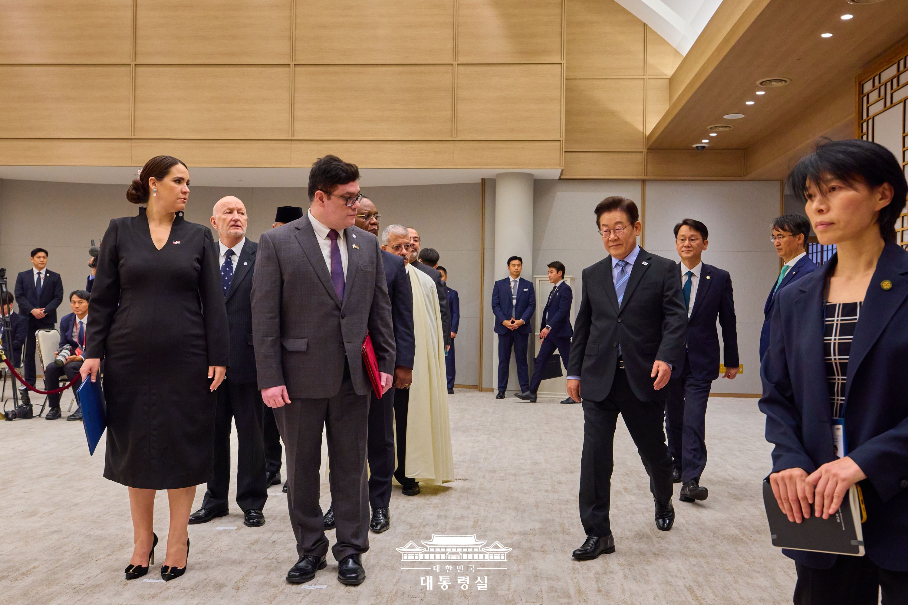 2025년 9월 3일 국민 여러분께 보고드립니다 슬라이드6