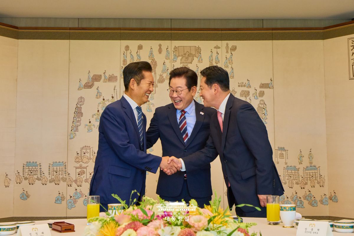 2025년 9월 9일 국민 여러분께 보고드립니다 사진