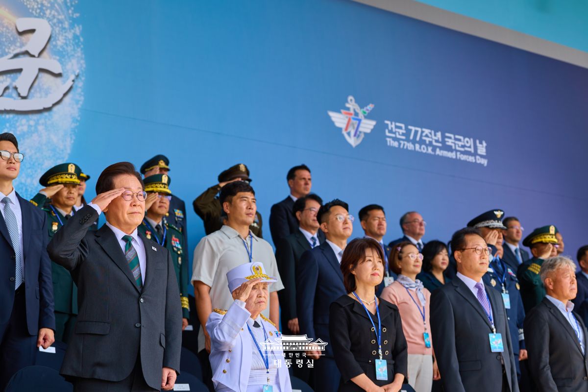 2025년 10월 2일 국민 여러분께 보고드립니다 사진