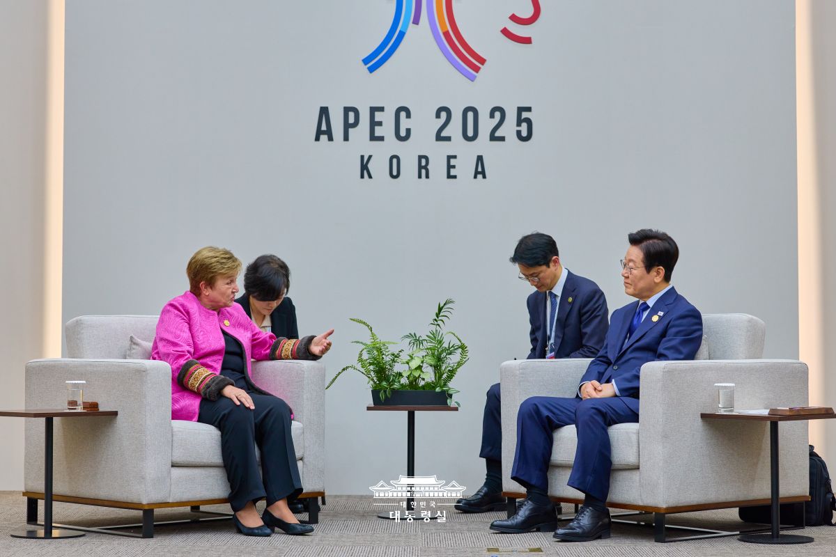 경제 회복을 넘어 성장과 지속 가능한 발전을 이루겠습니다 썸네일