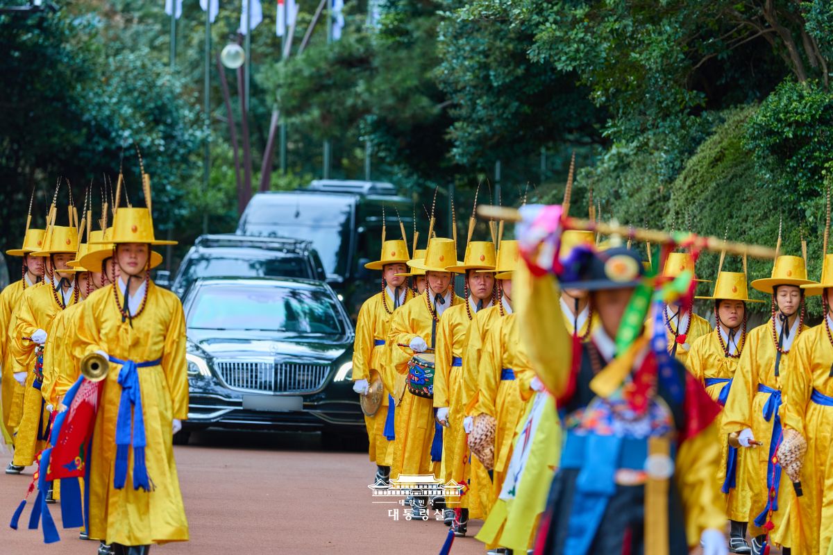 2025년 10월 1일 국민 여러분께 보고드립니다 사진