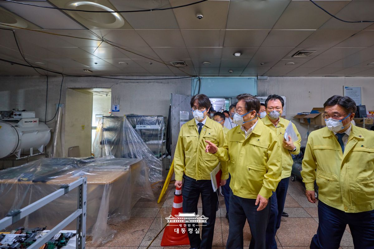 2025년 10월 10일 국민 여러분께 보고드립니다 사진