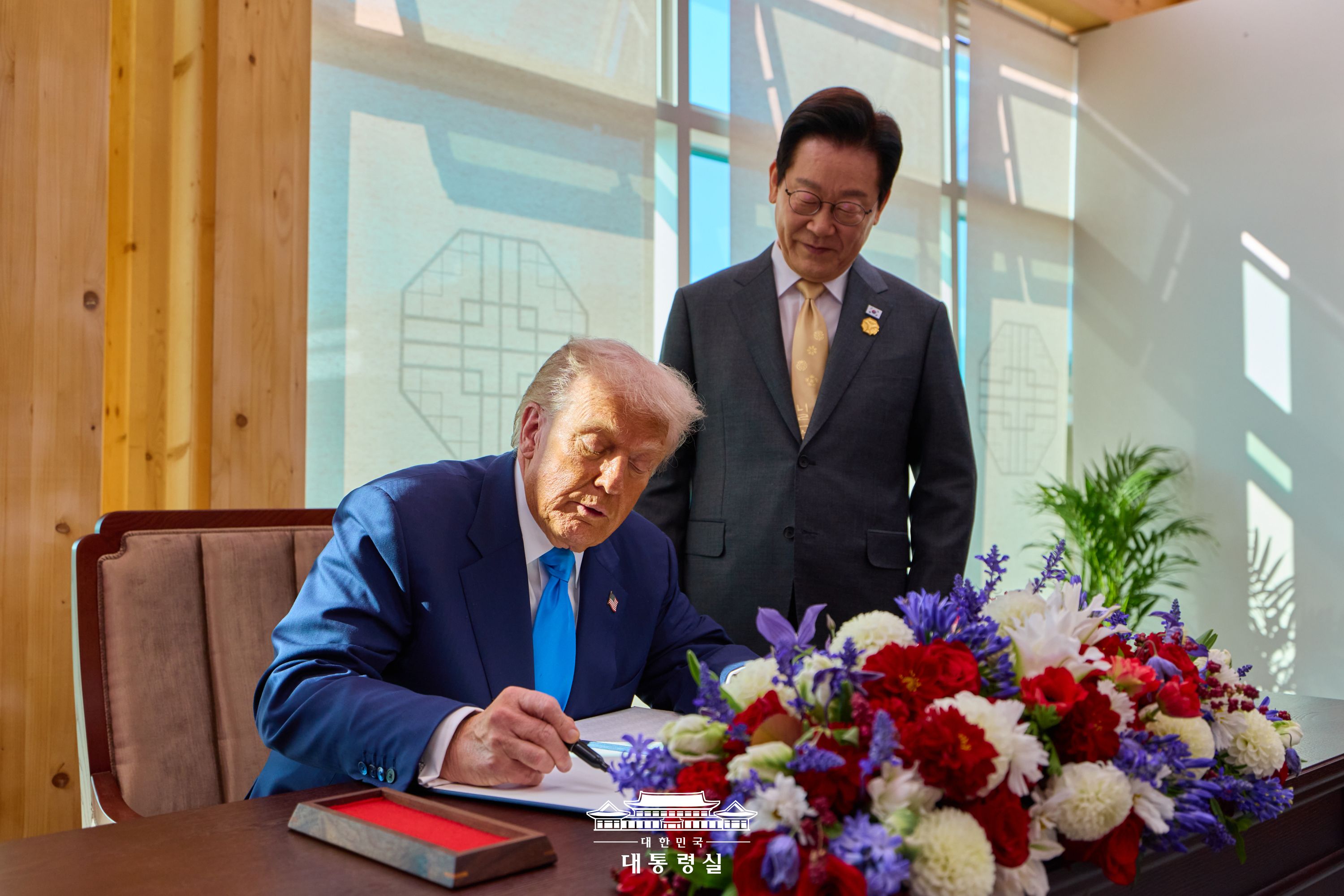 도널드 트럼프 미국 대통령 국빈방한 공식환영식 및 서훈 행사 슬라이드10