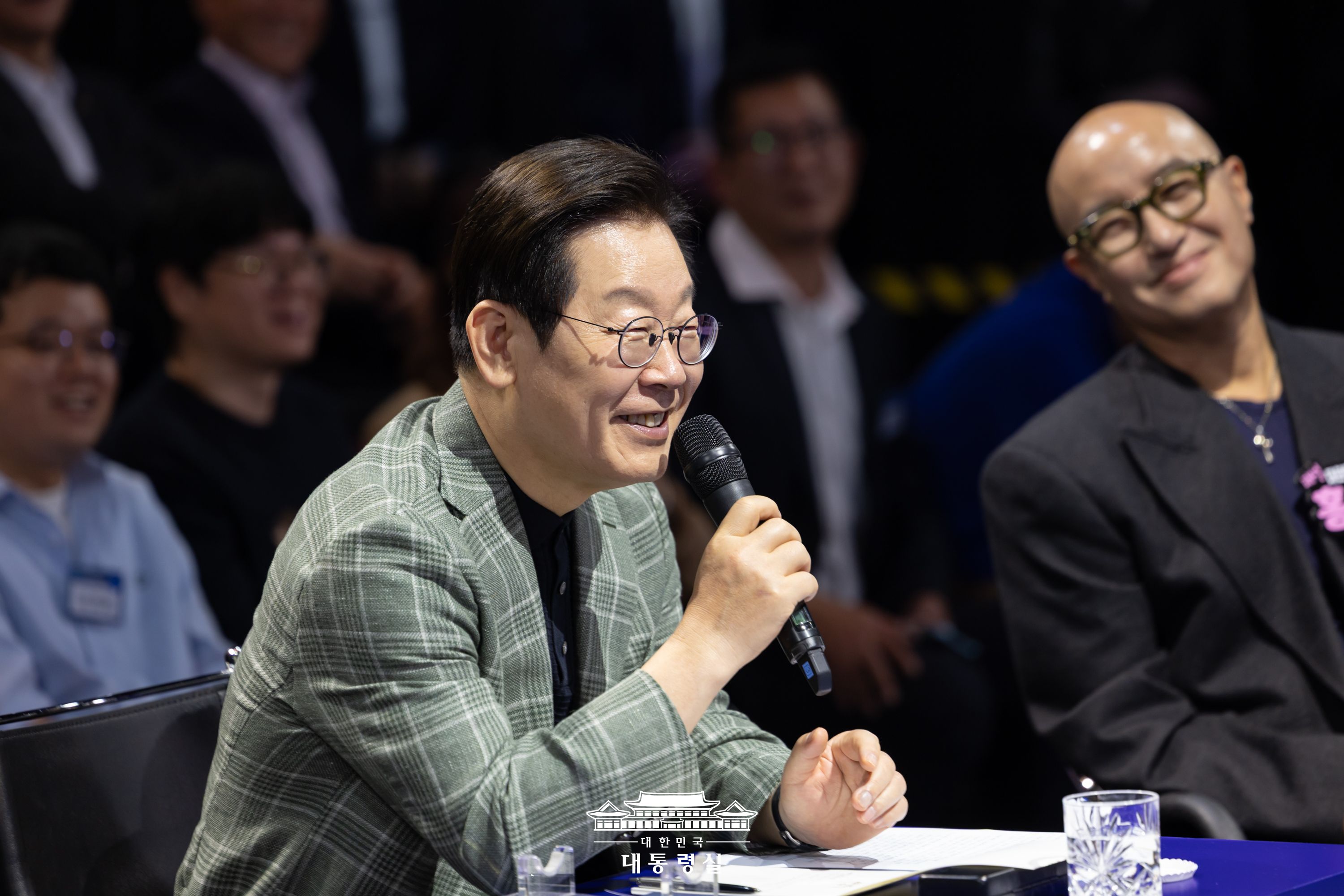 국민께 더 나은 내일을 만들어드릴 수 있도록 슬라이드2