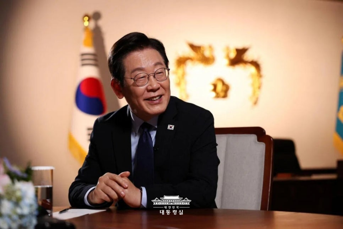 [싱가포르 The Straits Times] 이재명 대통령, “계엄 사태 후 10개월 만에 한국은 완전히 회복” 썸네일