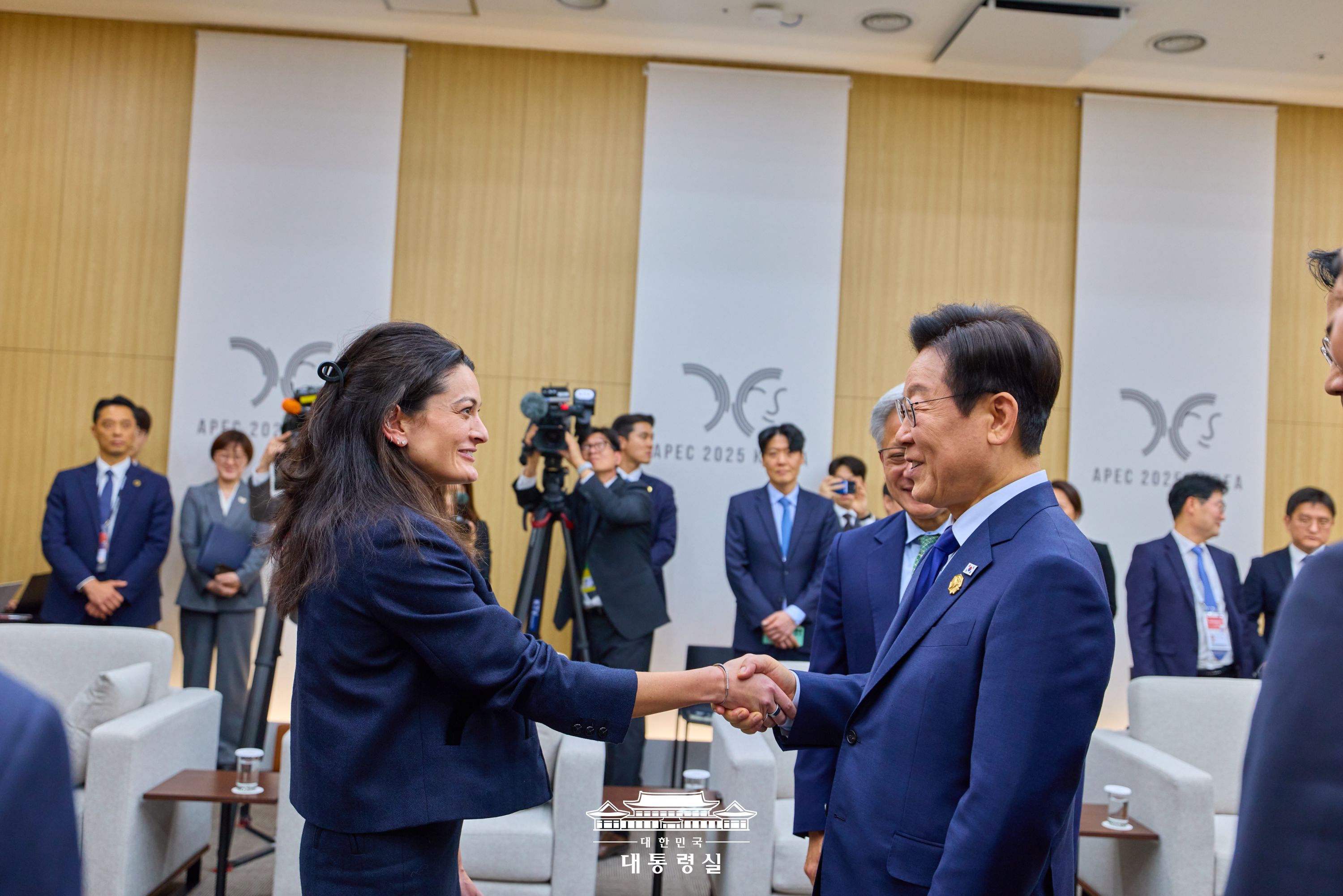 젠슨 황 엔비디아 대표 접견 슬라이드2