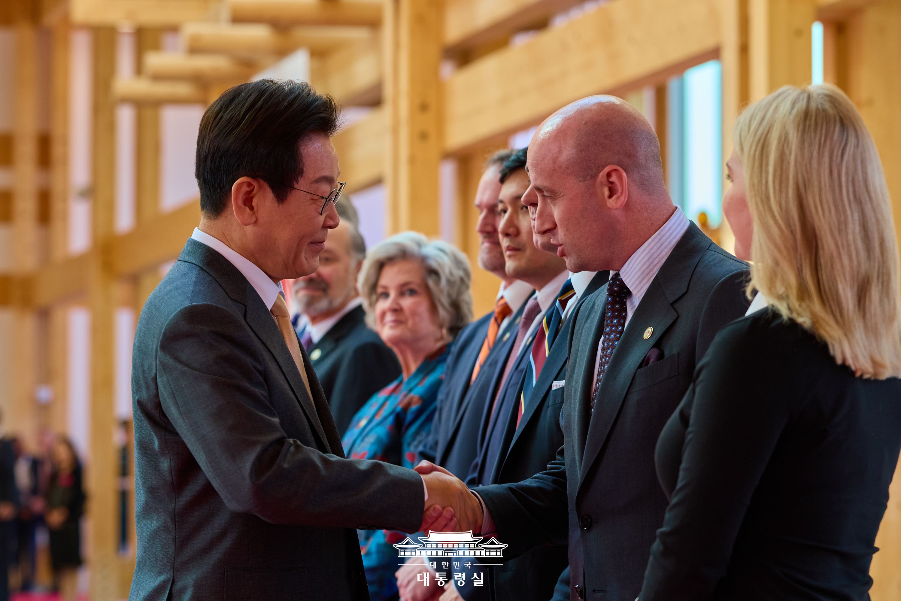 도널드 트럼프 미국 대통령 국빈방한 공식환영식 및 서훈 행사 슬라이드6