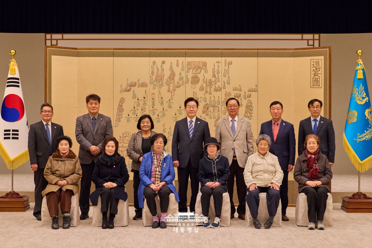 '진실과 정의의 길'을 걸어오신 민가협 회원분들께 감사를 전합니다 사진