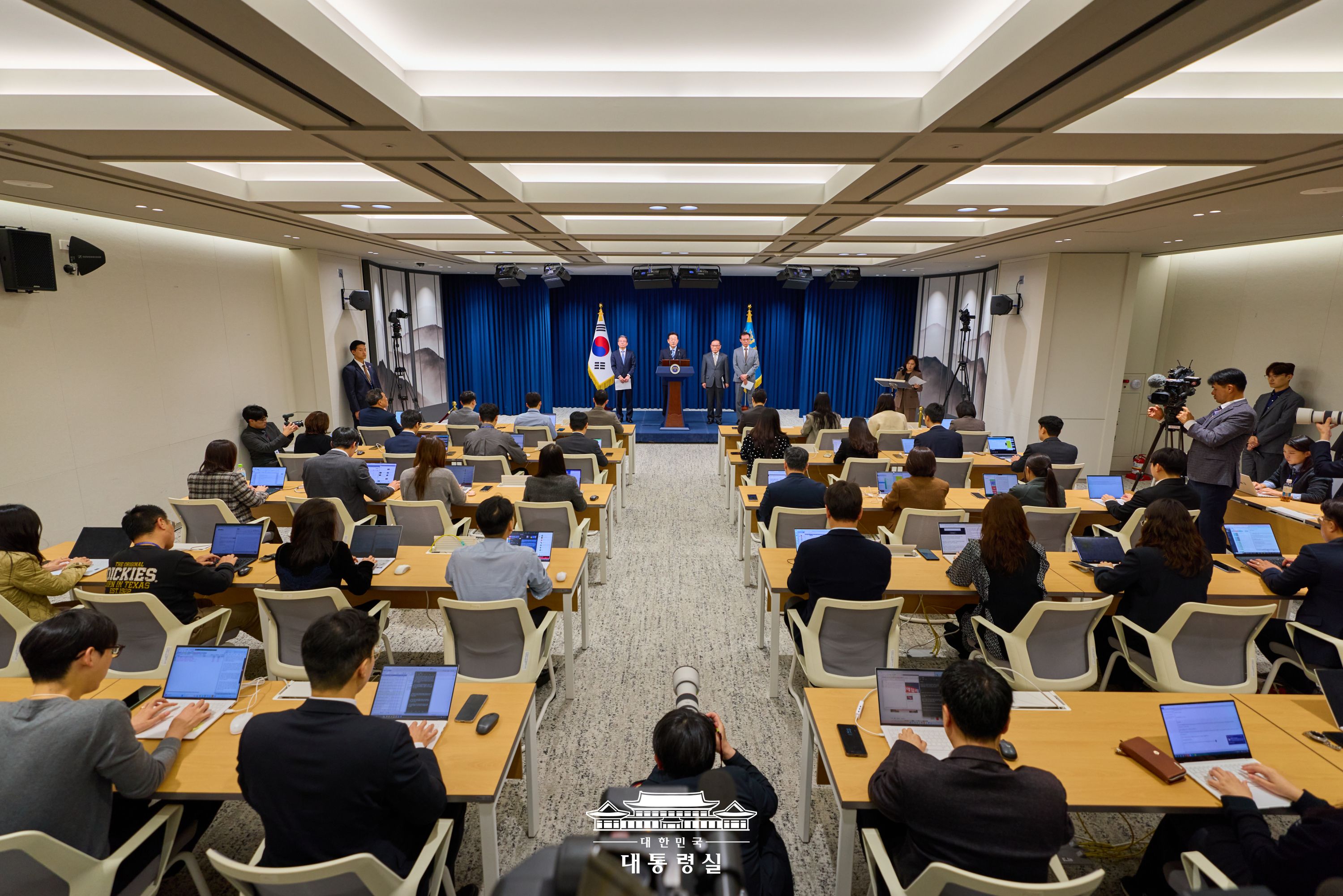 이재명 대통령 긴급 기자회견 슬라이드1