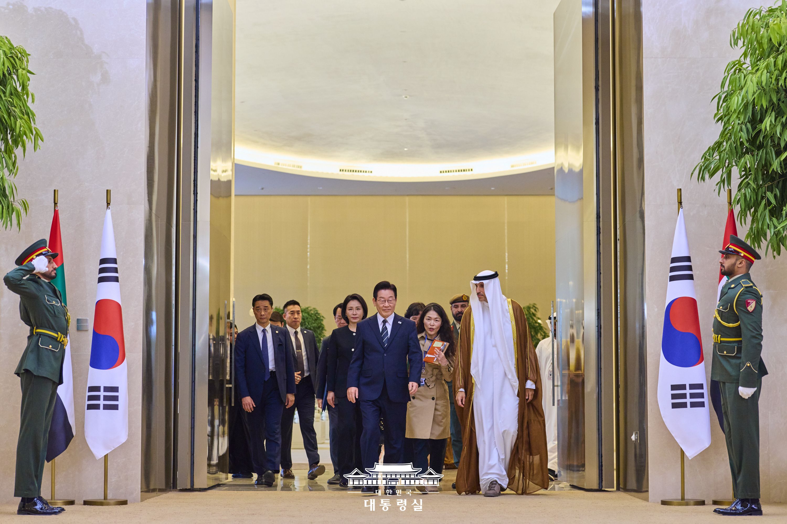 아부다비 왕실공항 도착 행사 슬라이드7