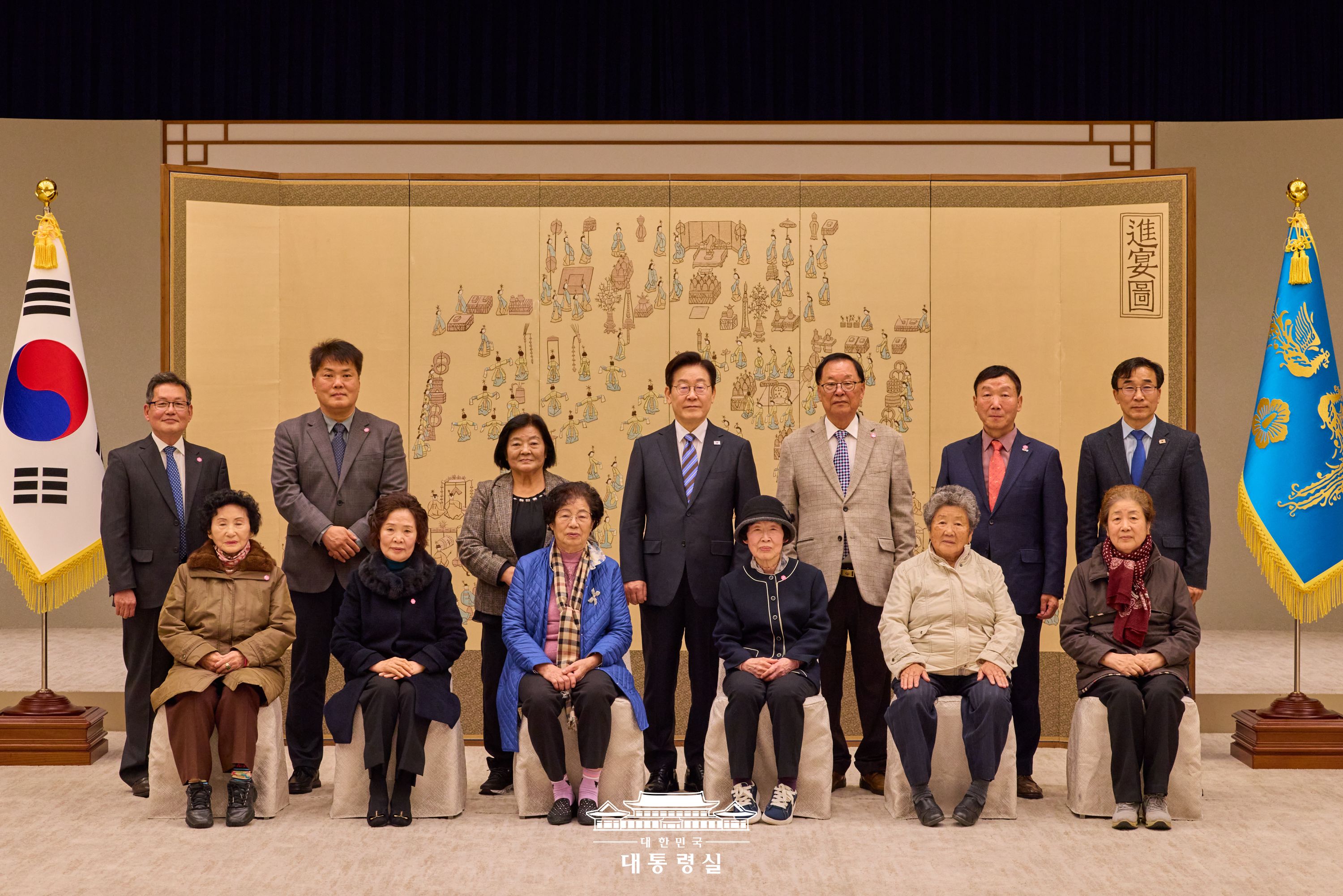 '진실과 정의의 길'을 걸어오신 민가협 회원분들께 감사를 전합니다 슬라이드1