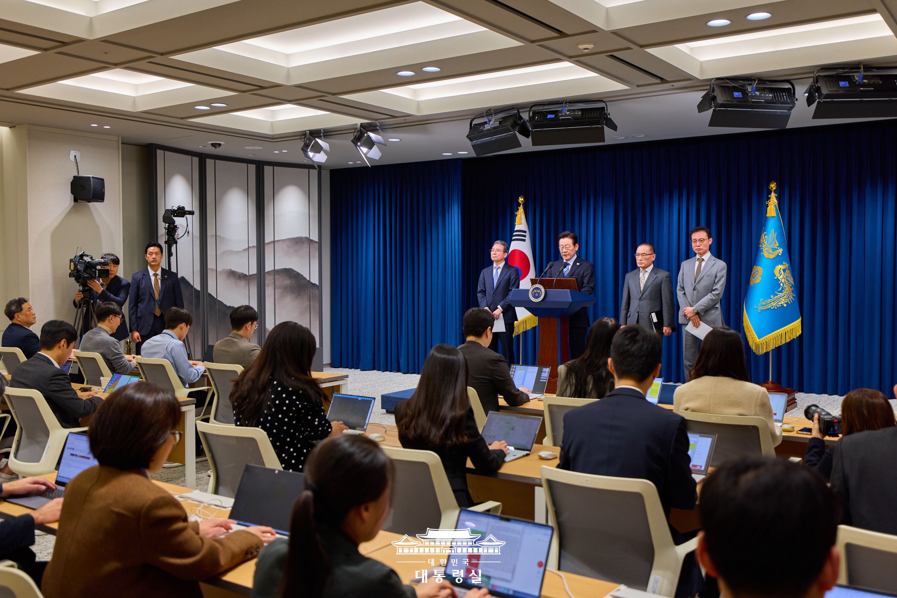이재명 대통령 긴급 기자회견 슬라이드2