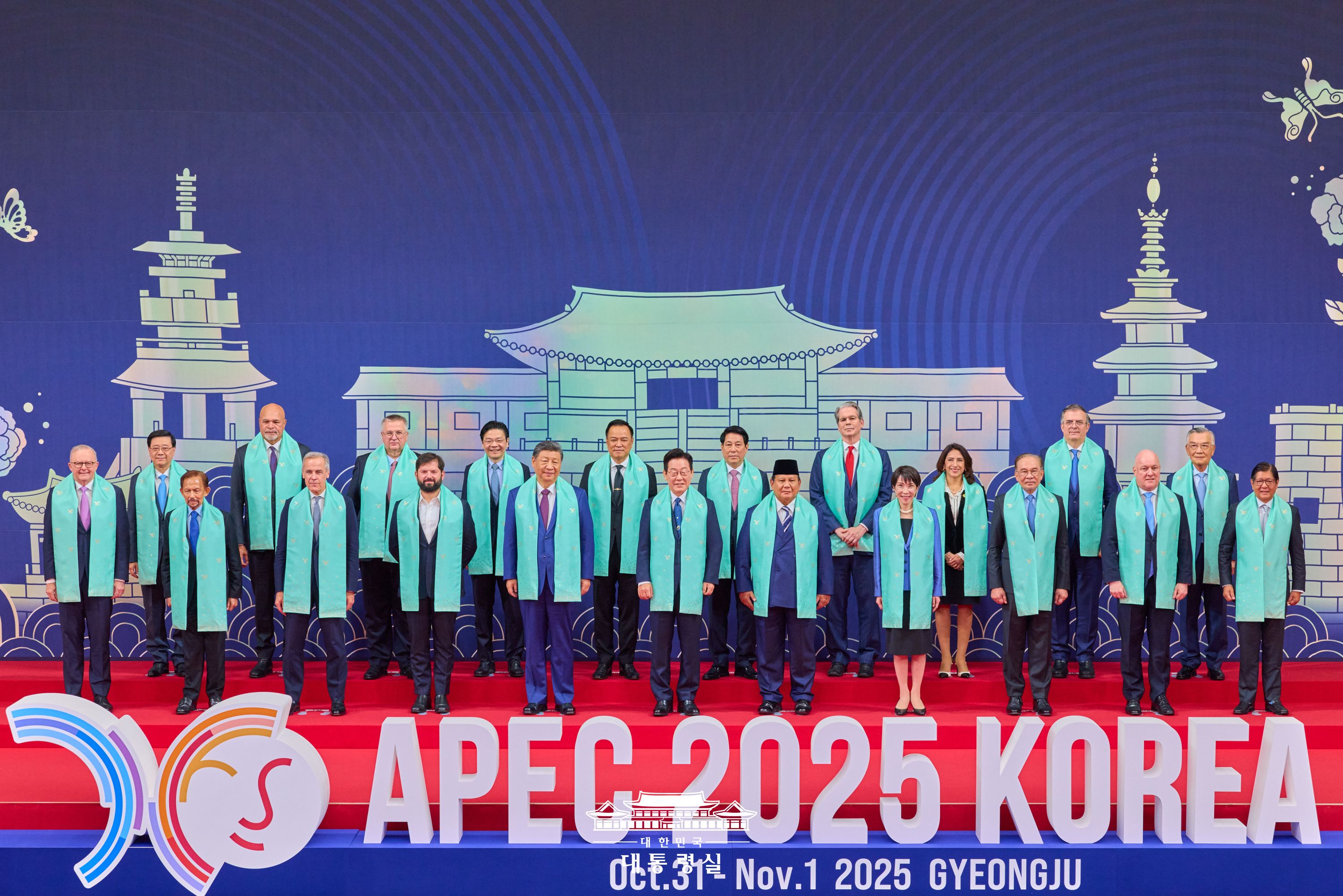APEC 의장국 인계식 및 단체 사진 촬영 슬라이드2
