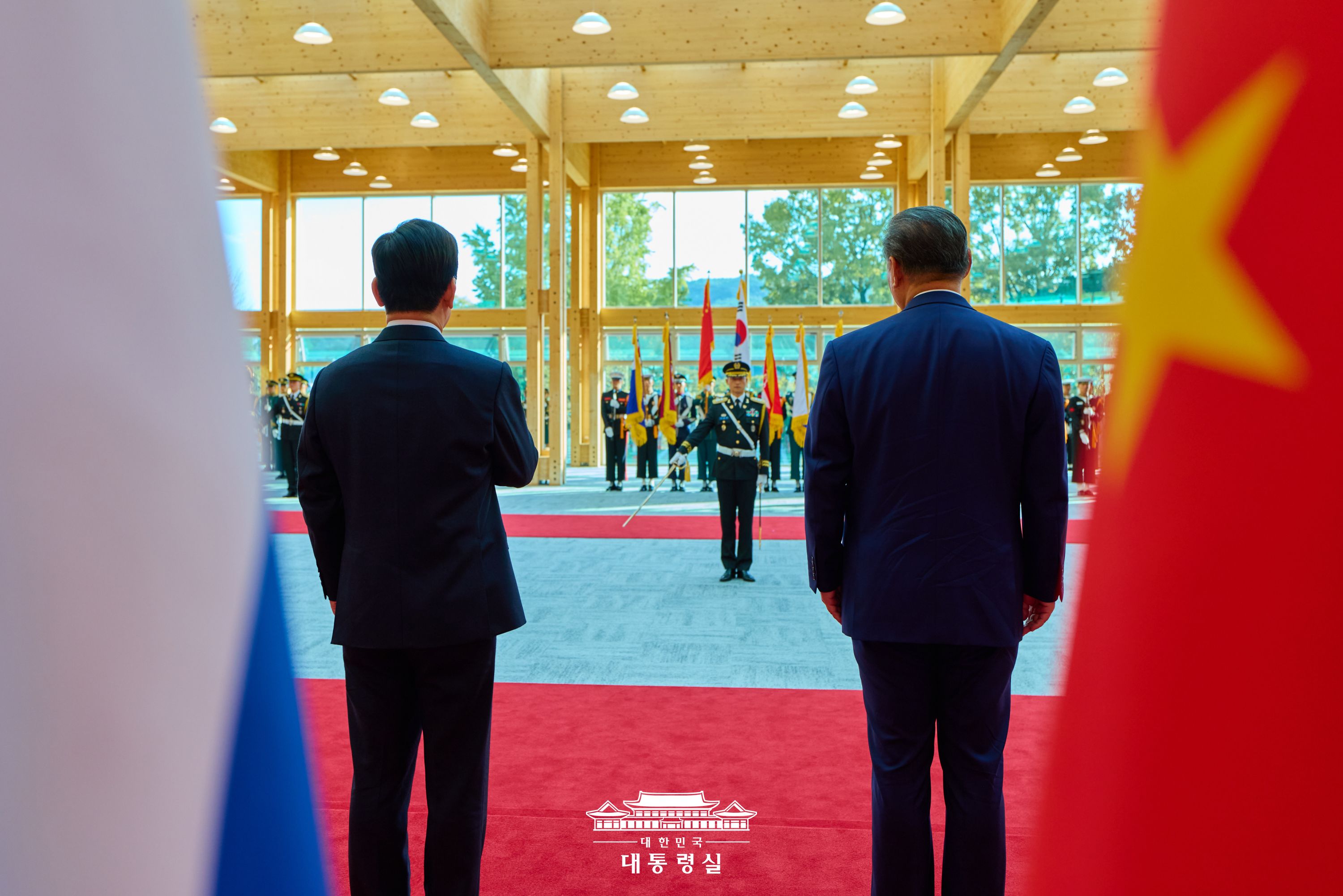 깊은 우정과 역사를 바탕으로 공동번영을 향해 함께 나아갑니다 슬라이드2