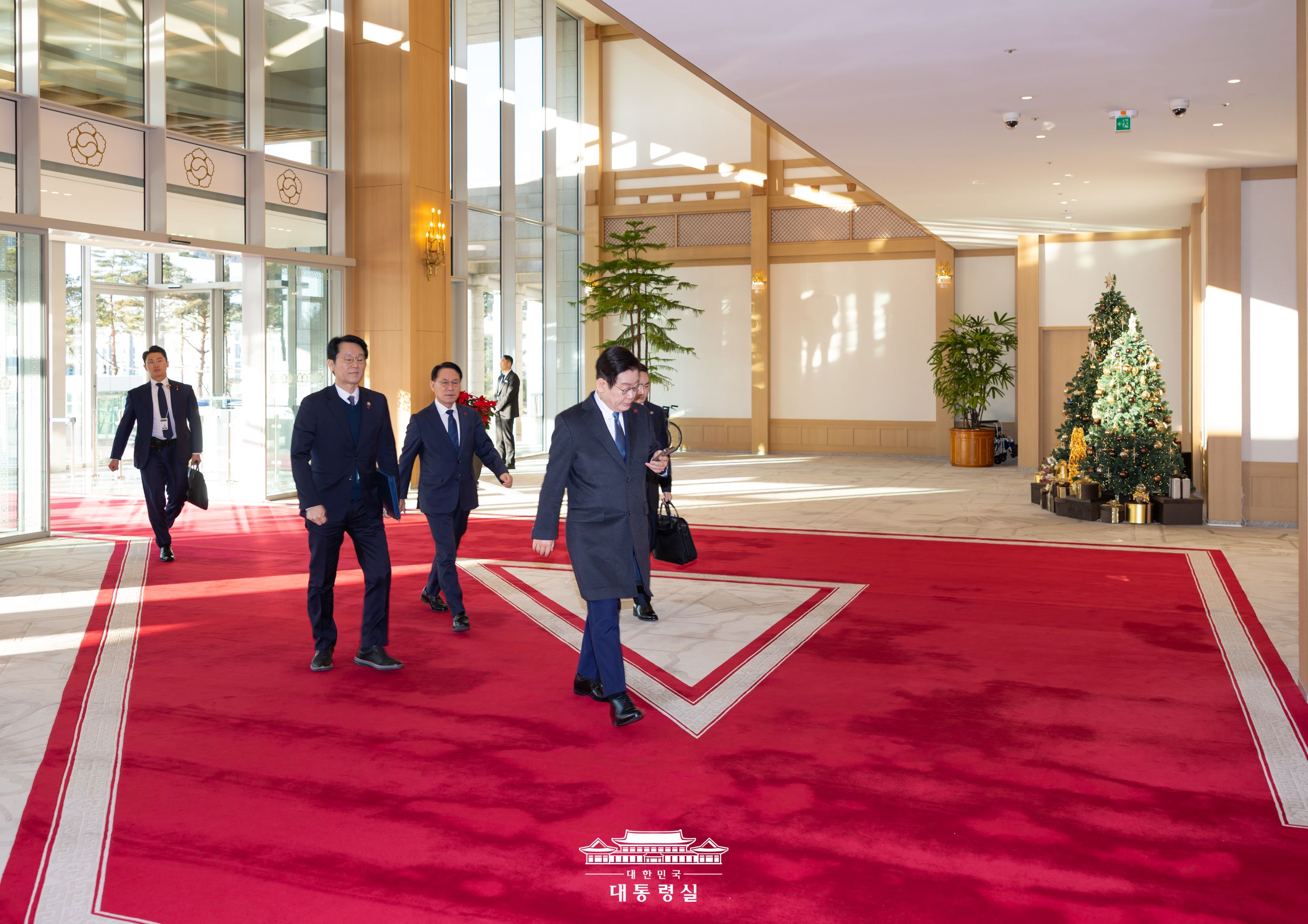 용산 대통령실 마지막 출근 슬라이드5