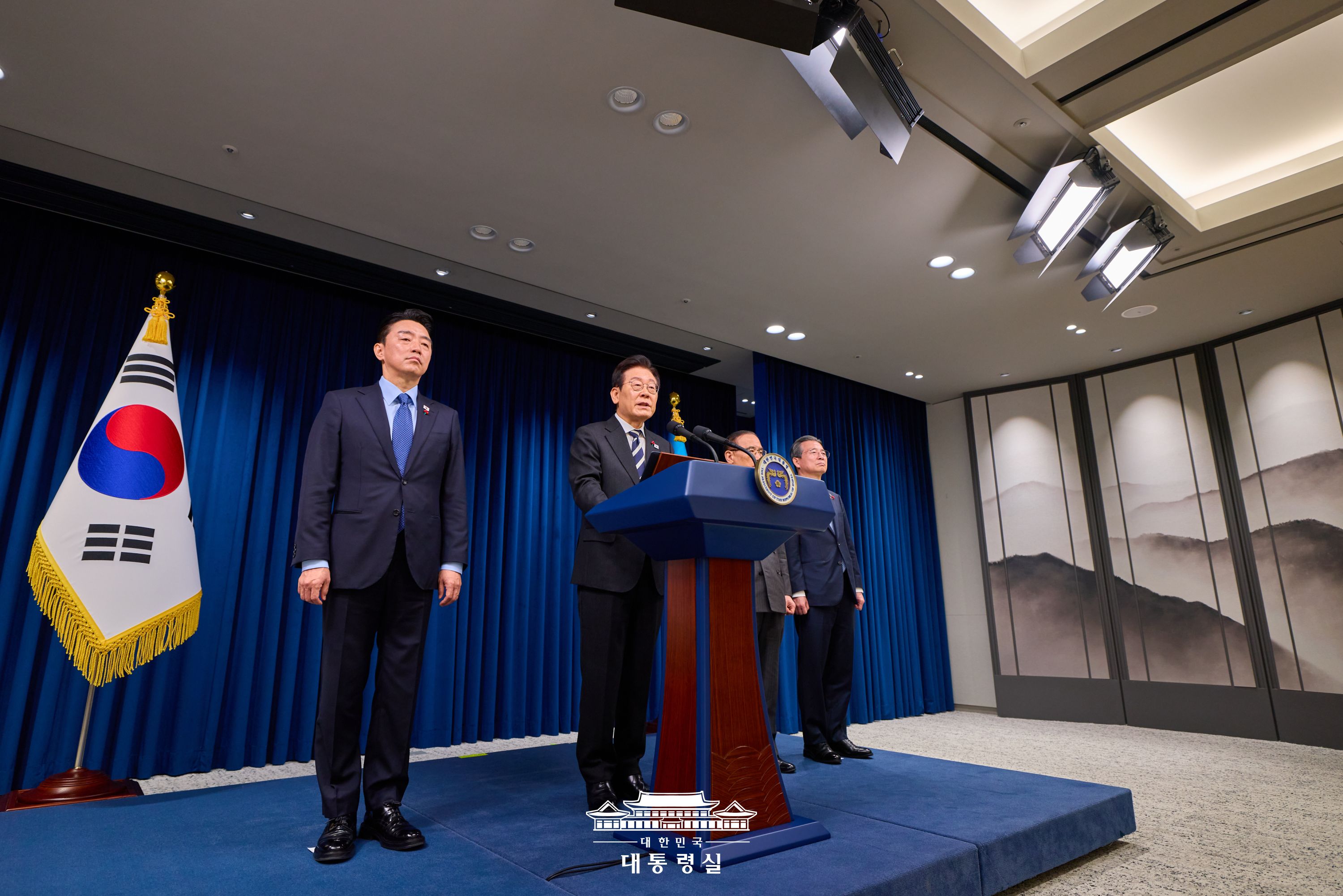 빛의 혁명 1주년, 대통령 대국민 특별성명 슬라이드2